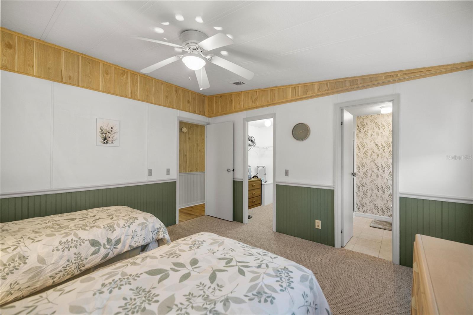 Image 21 of 34 For 708 Coachman Drive