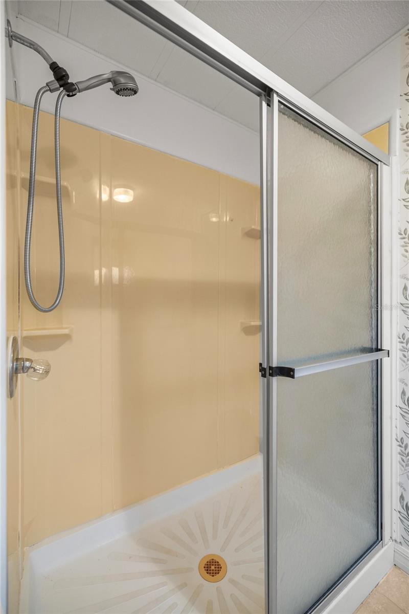 Image 23 of 34 For 708 Coachman Drive