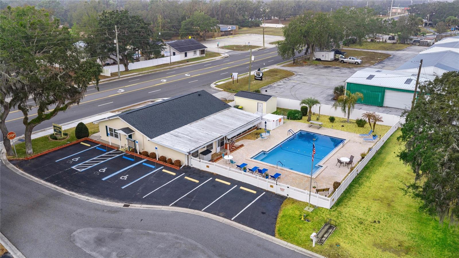 Image 5 of 34 For 708 Coachman Drive