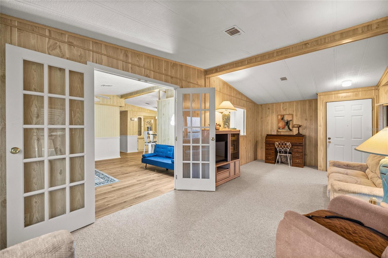 Image 8 of 34 For 708 Coachman Drive