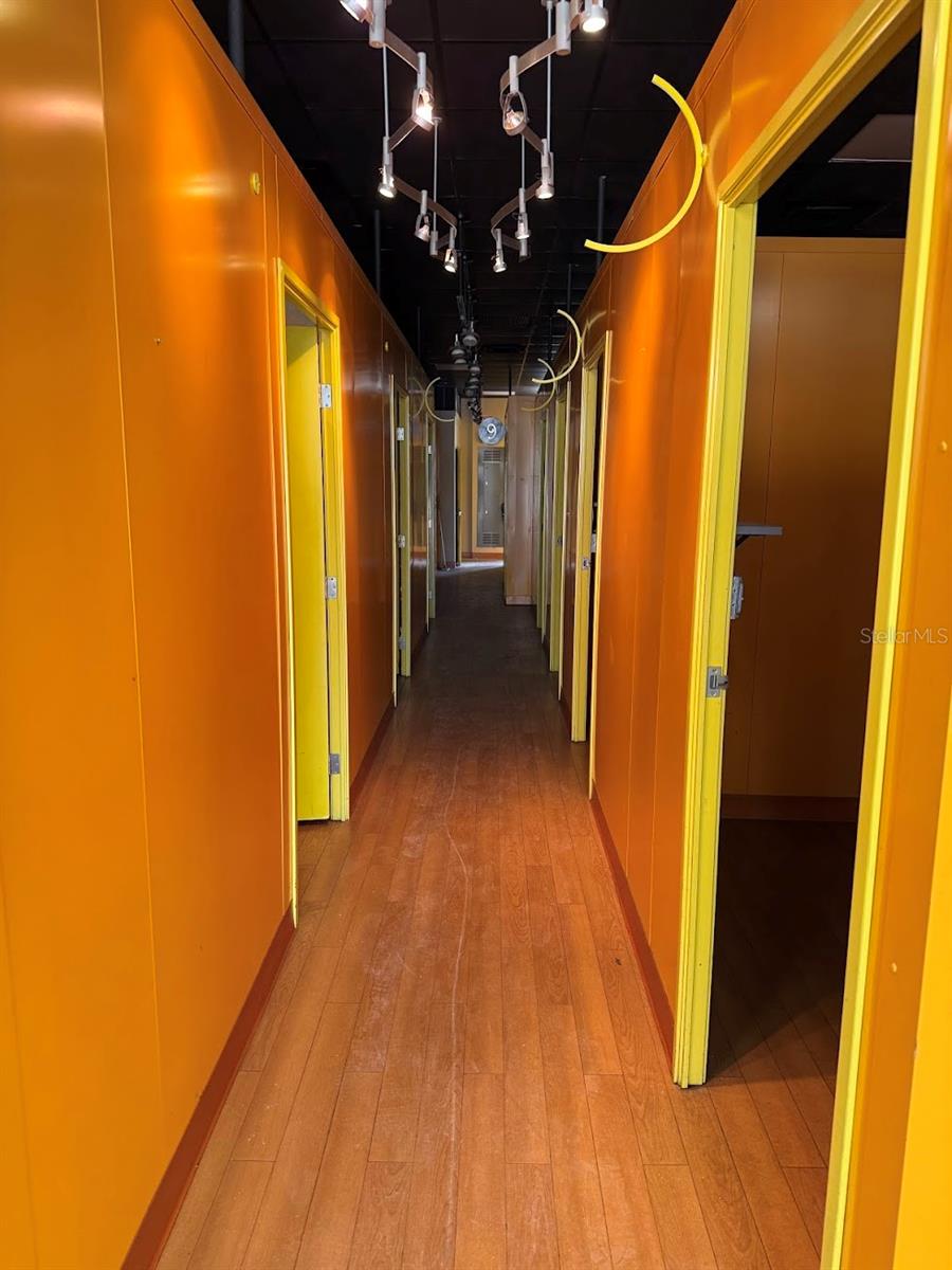 Image 18 of 19 For 2611 19th Avenue Road 500