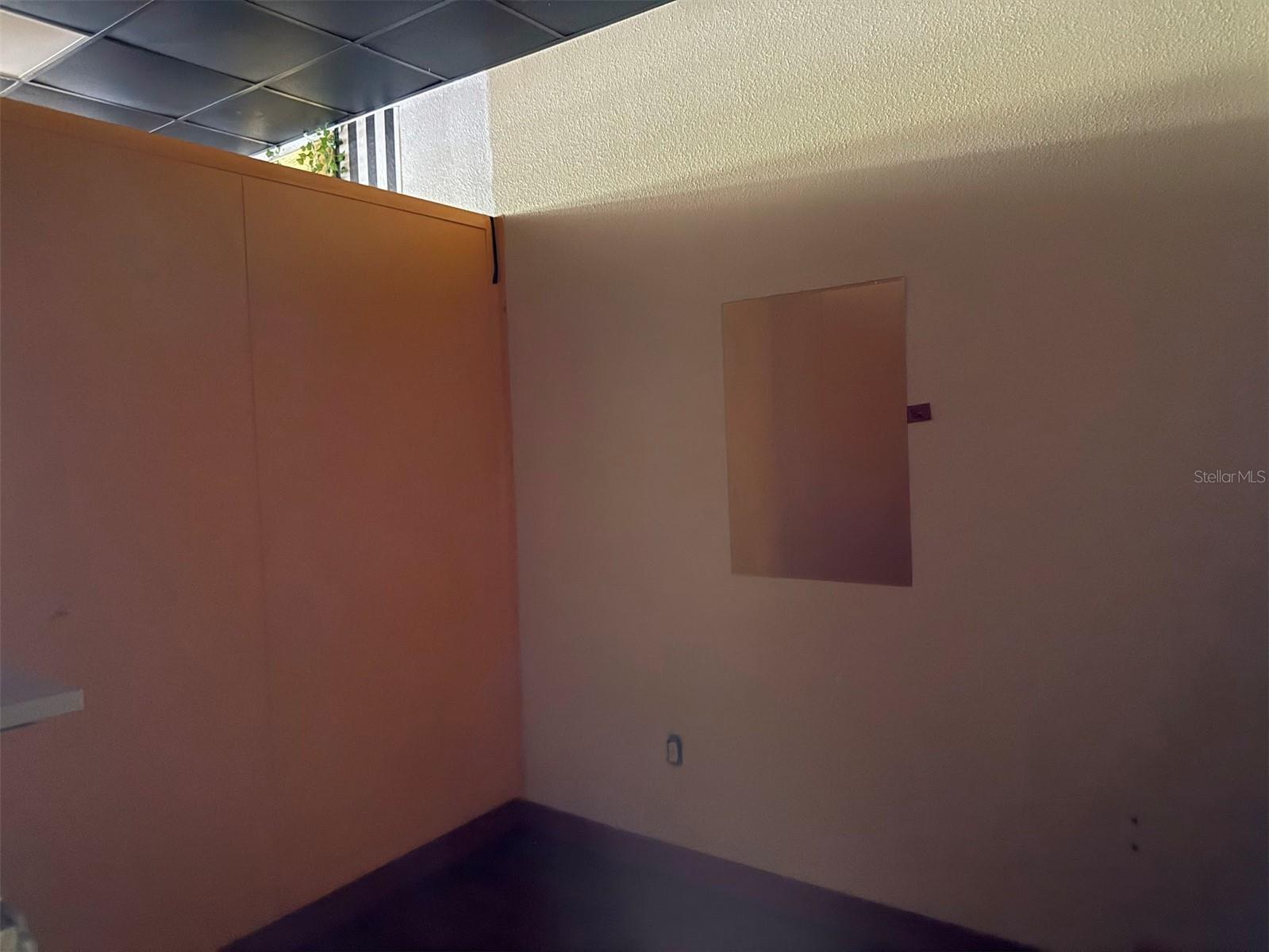 Image 8 of 19 For 2611 19th Avenue Road 500