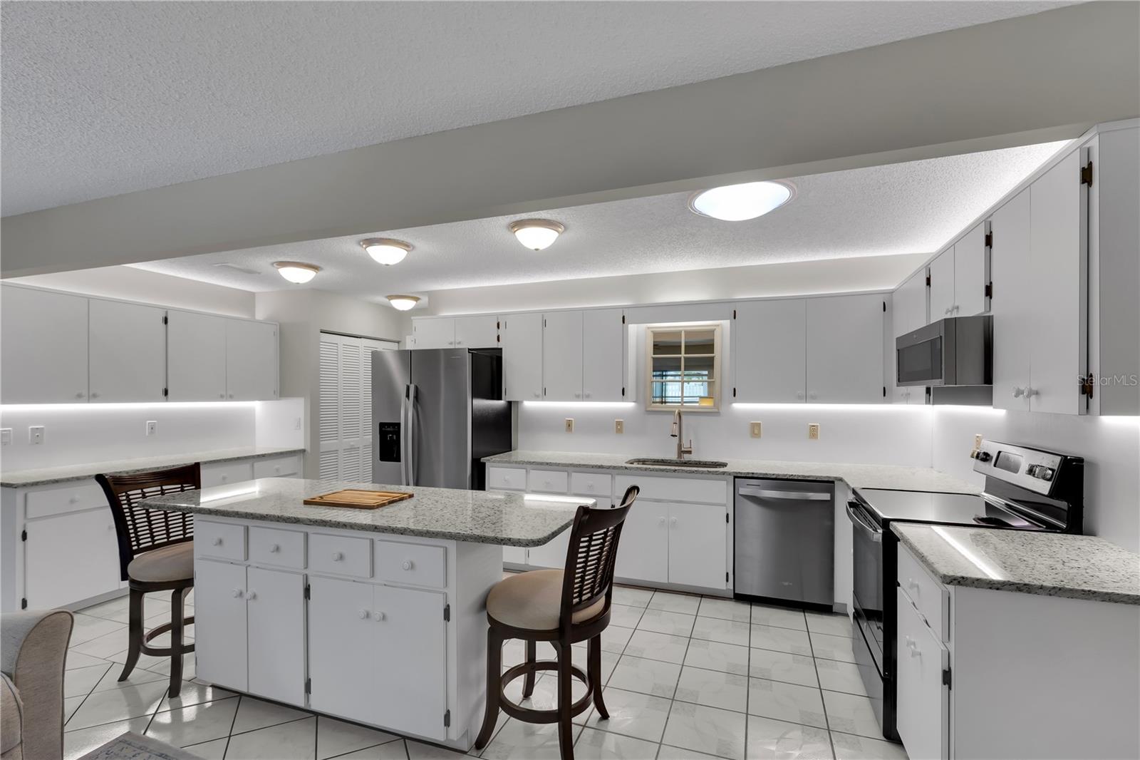 Image 12 of 35 For 8420 92nd Street C