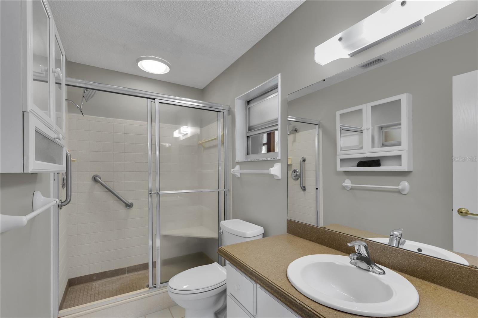 Image 22 of 35 For 8420 92nd Street C