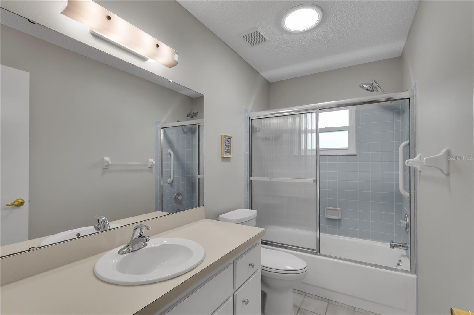 Image 24 of 35 For 8420 92nd Street C