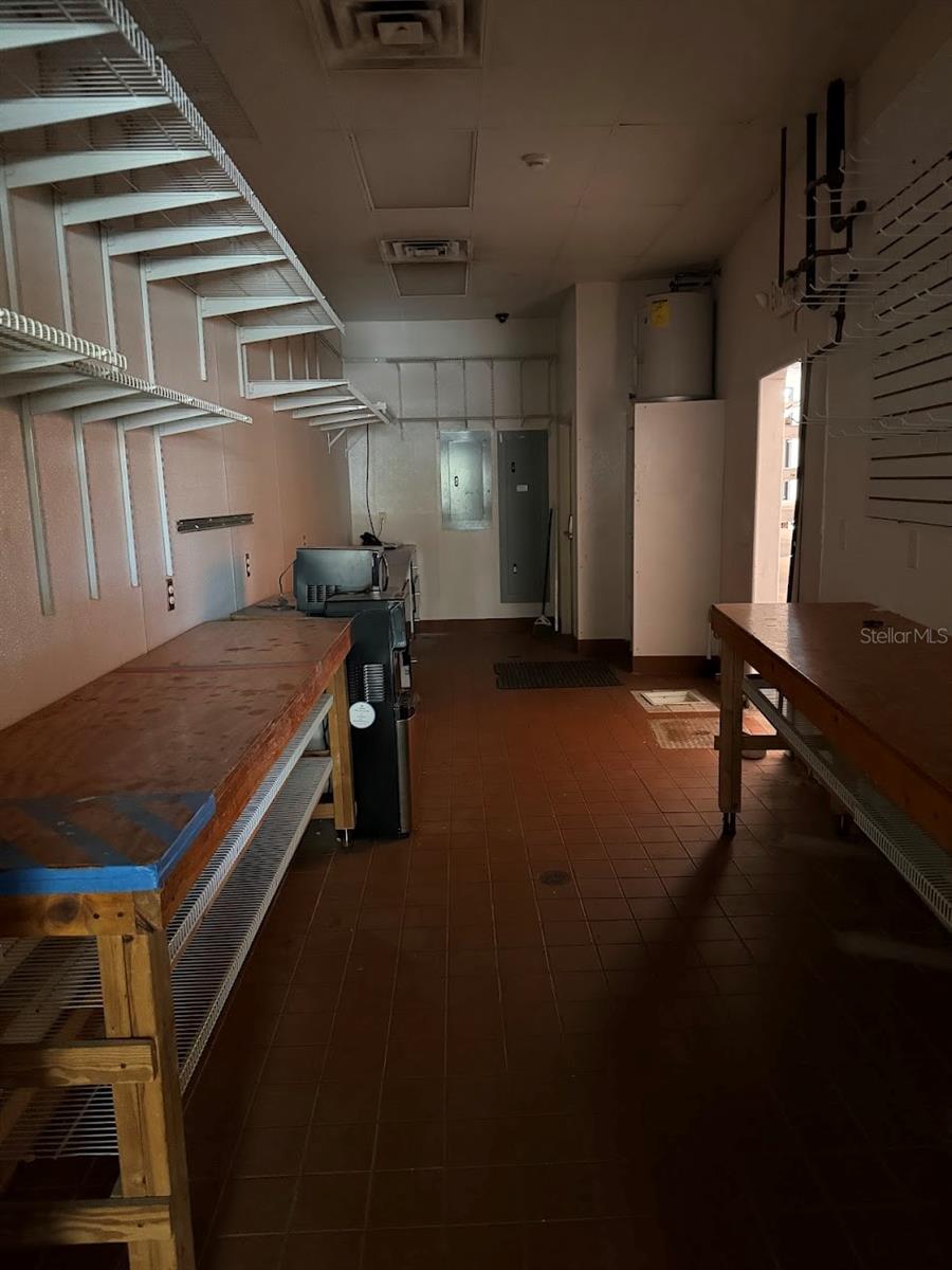 Image 5 of 10 For 2611 19th Avenue Road 700