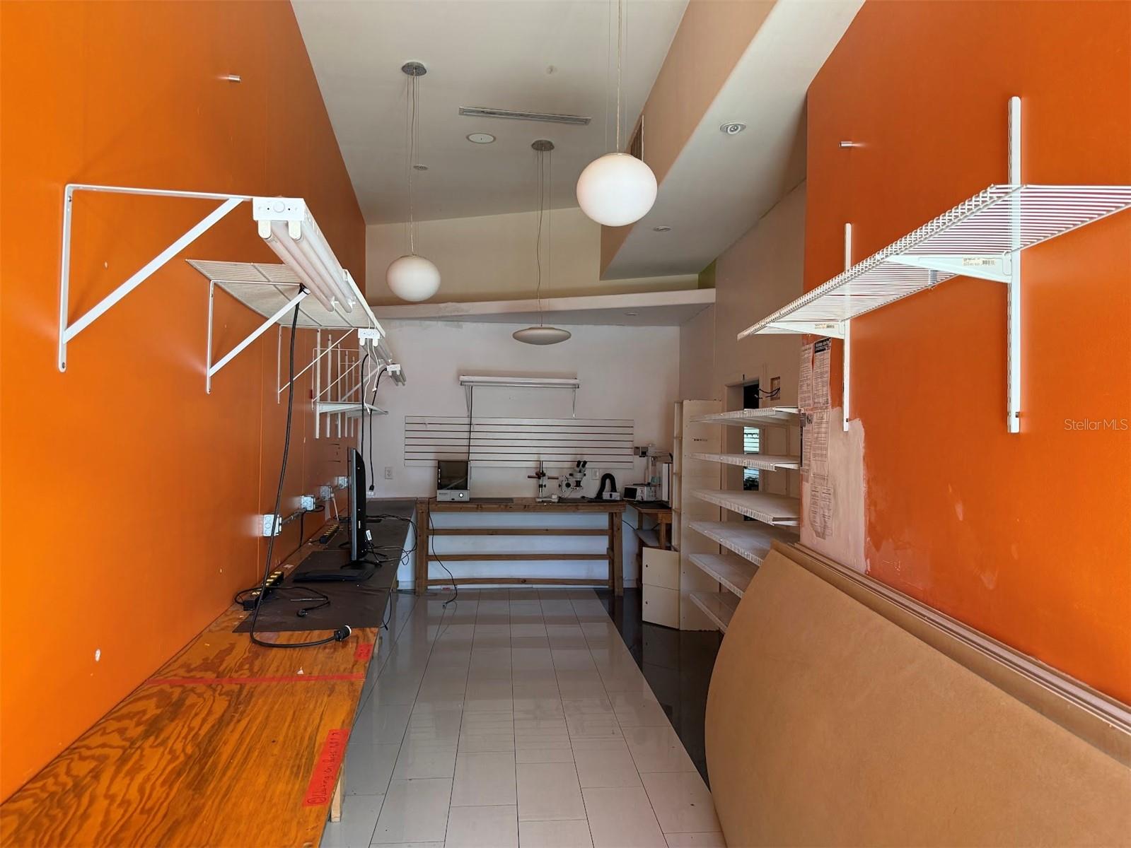 Image 6 of 10 For 2611 19th Avenue Road 700