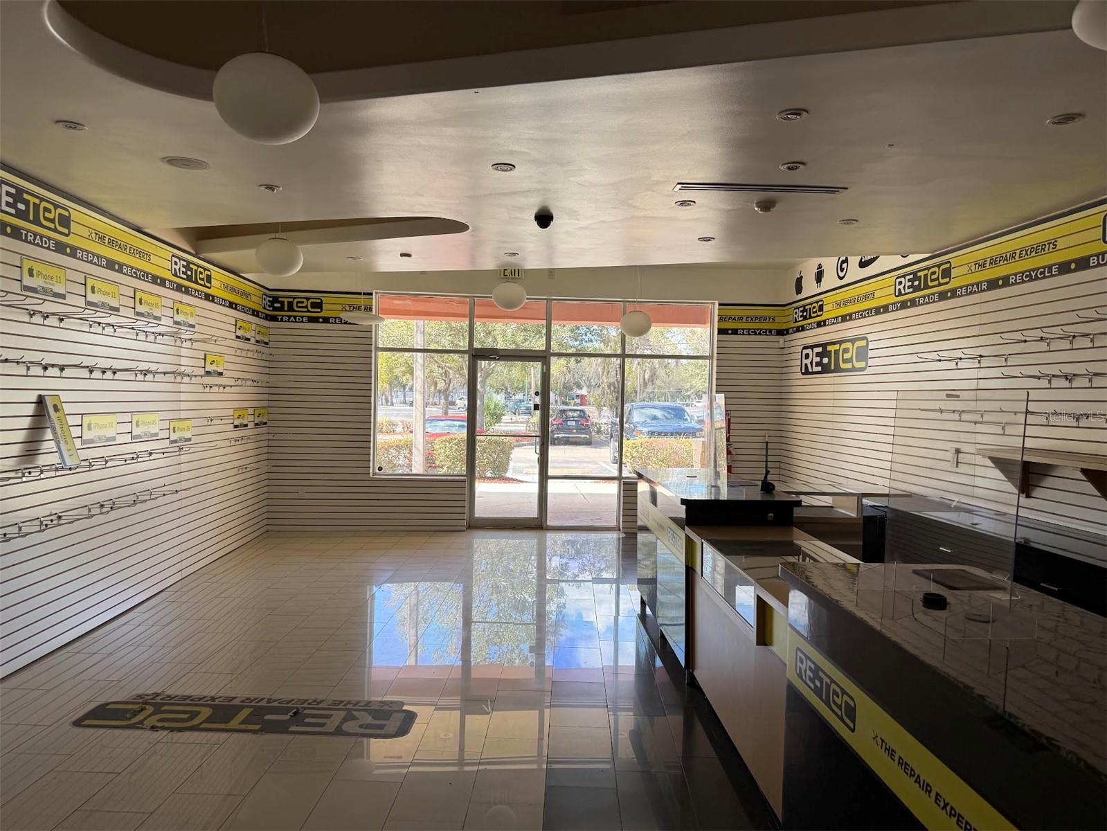 Image 9 of 10 For 2611 19th Avenue Road 700