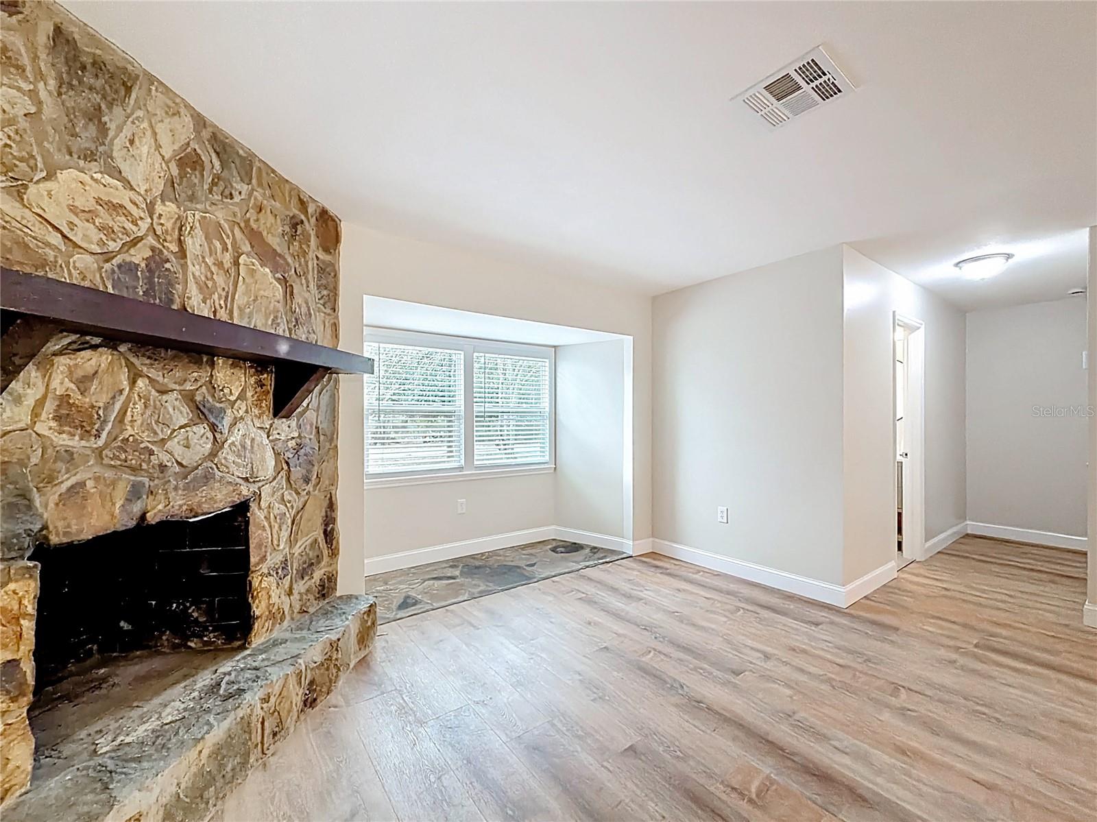 Image 24 of 59 For 3489 Cherub Court