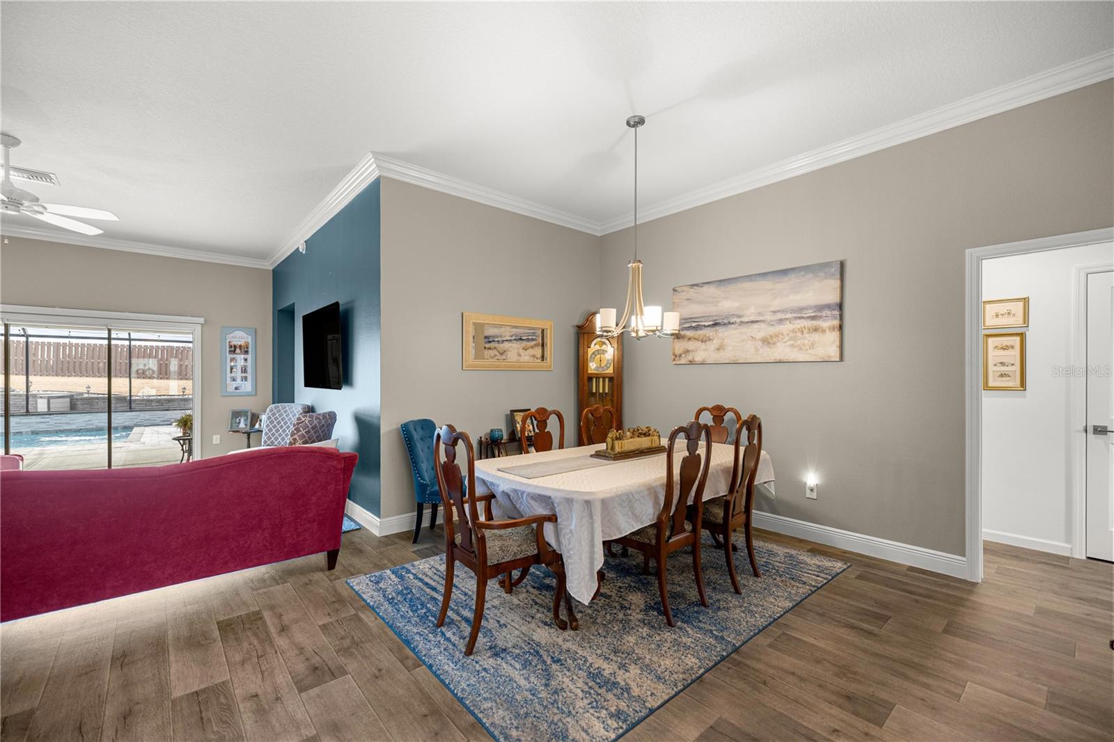 Image 12 of 60 For 11041 White Terrace