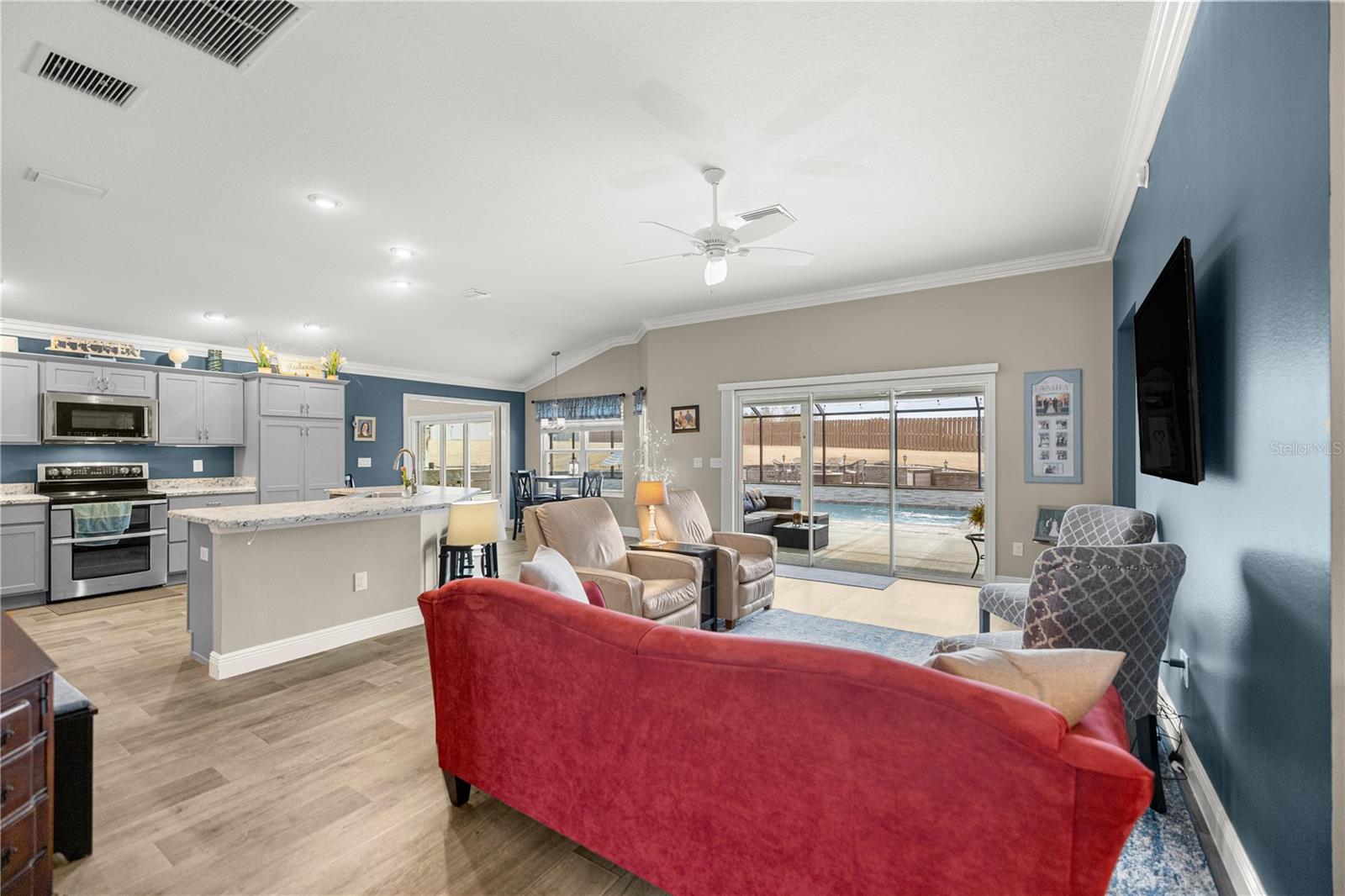 Image 14 of 60 For 11041 White Terrace