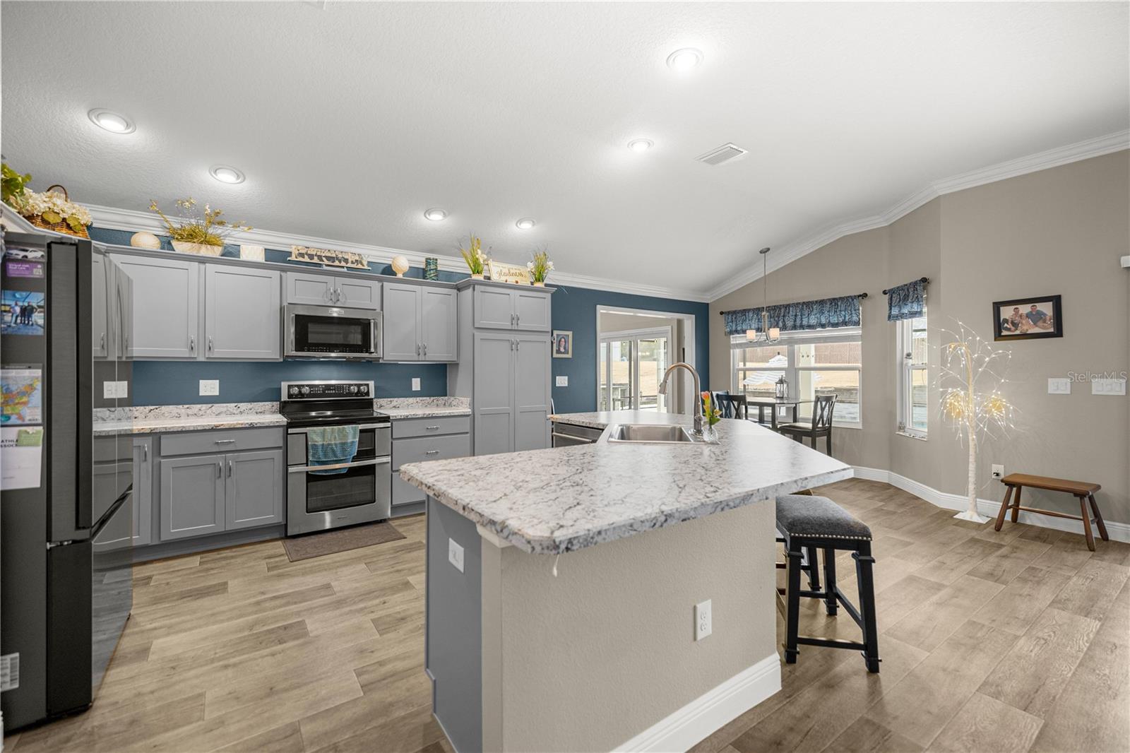 Image 15 of 60 For 11041 White Terrace