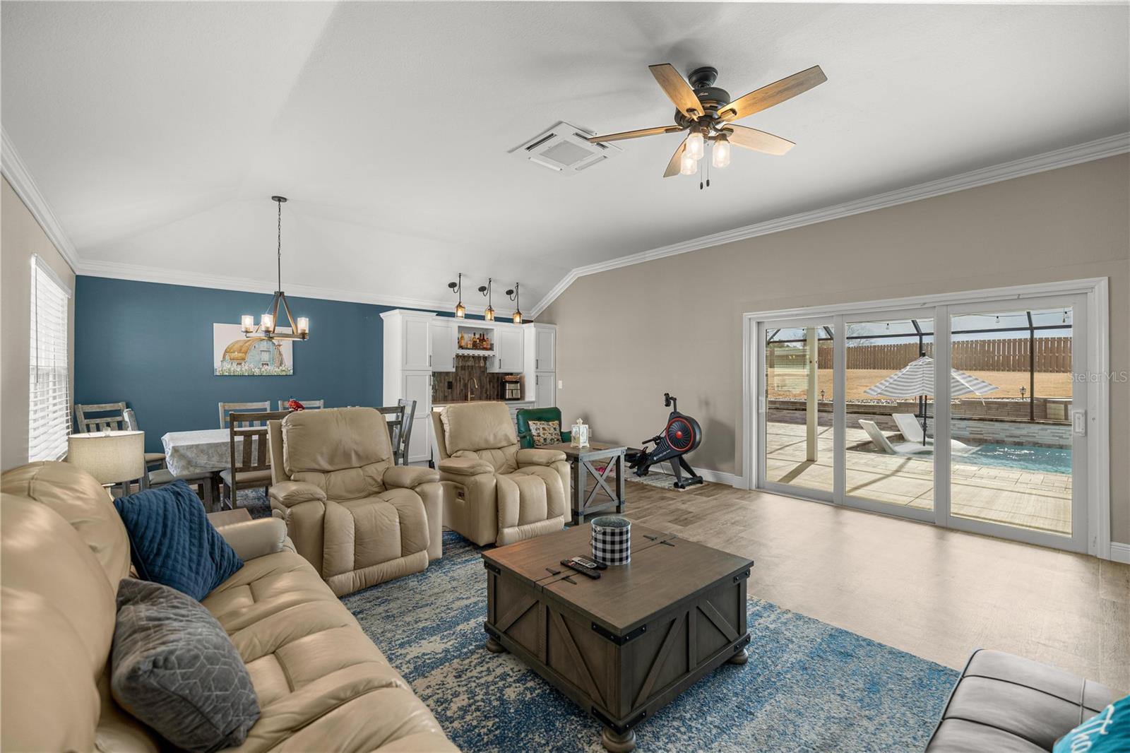 Image 20 of 60 For 11041 White Terrace