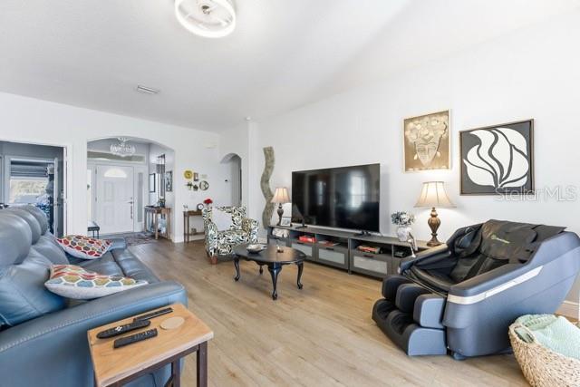 Image 10 of 76 For 1338 161st Place