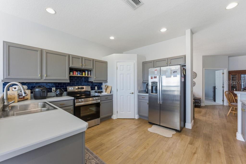 Image 16 of 76 For 1338 161st Place