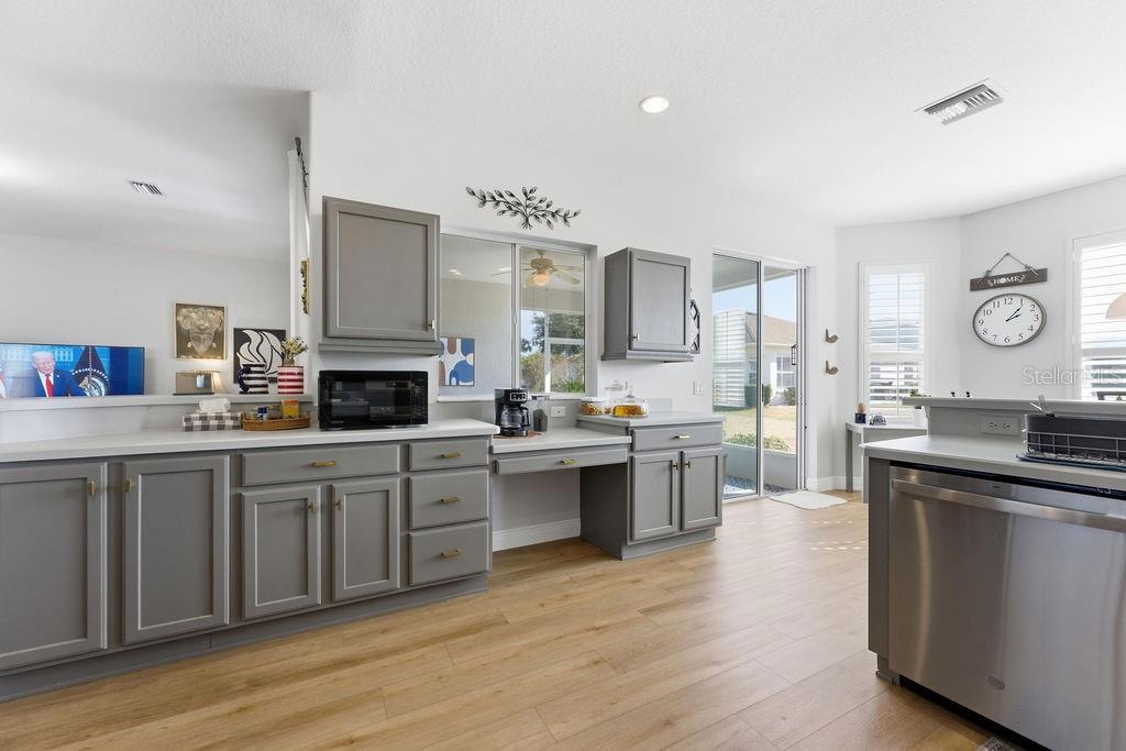 Image 18 of 76 For 1338 161st Place