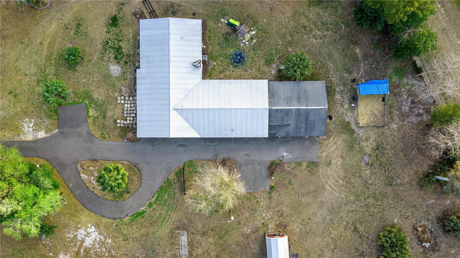 Image 15 of 42 For 5100 44th Avenue Road