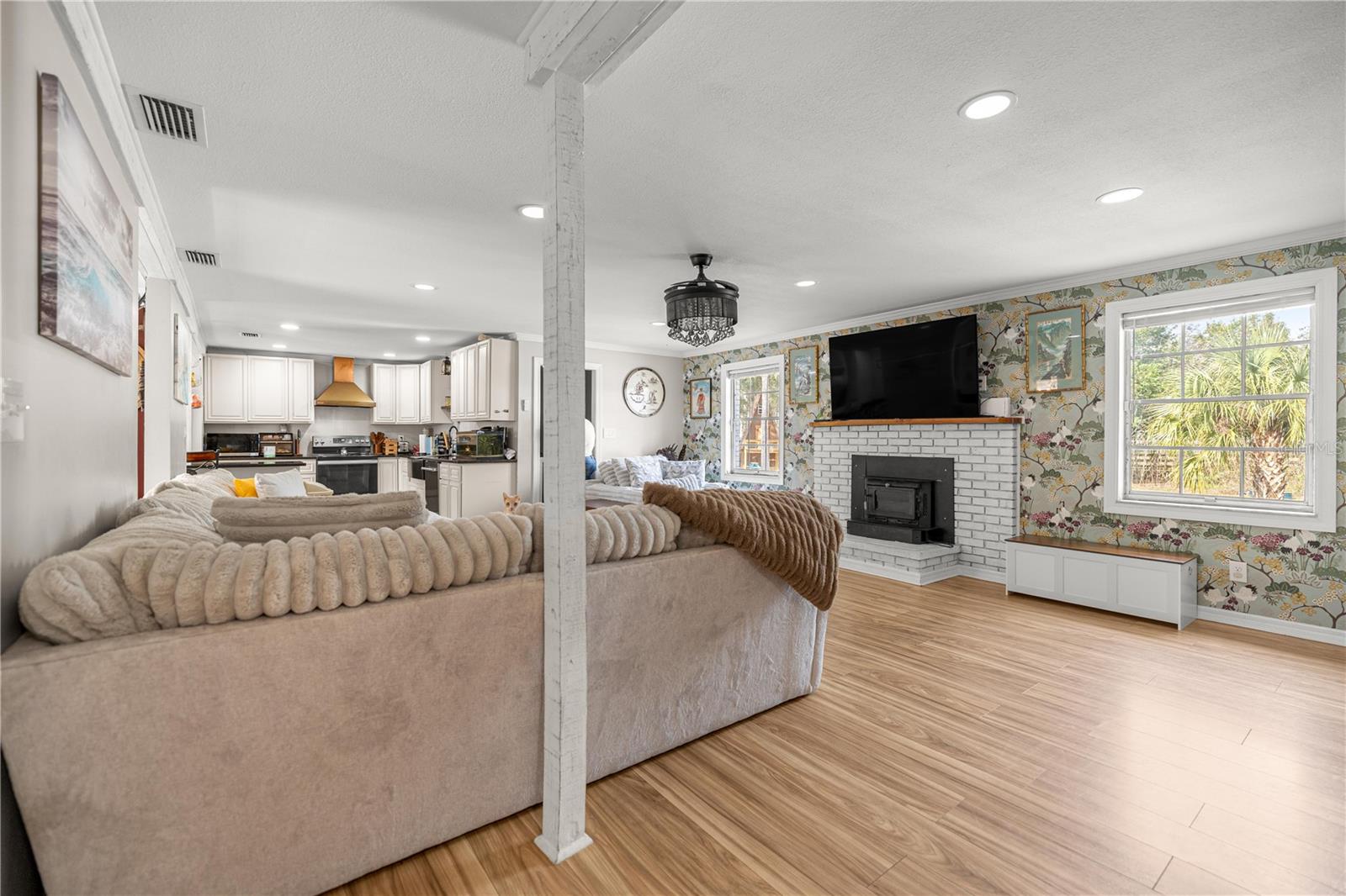 Image 20 of 42 For 5100 44th Avenue Road