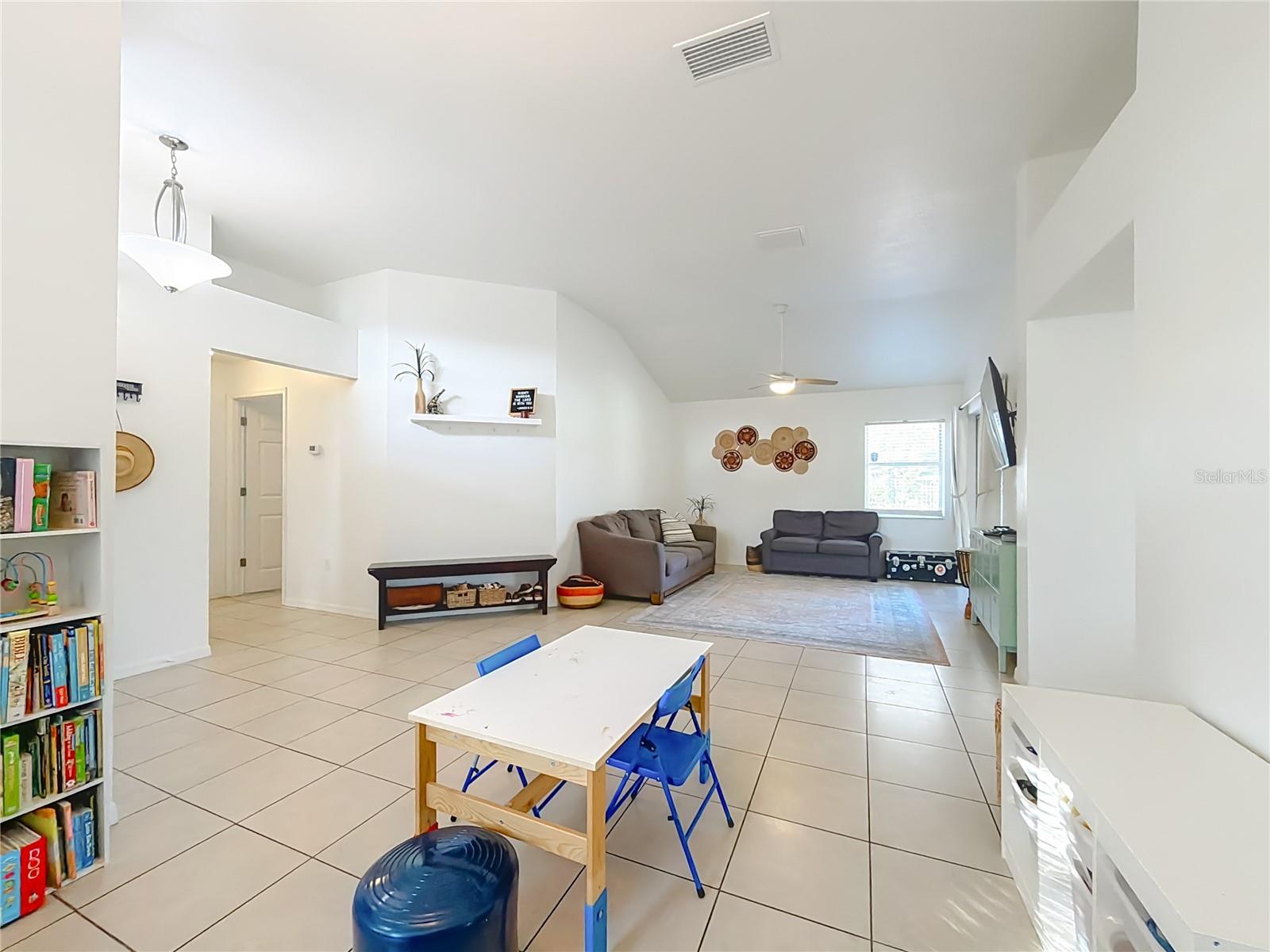 Image 12 of 49 For 4360 Mae West Way