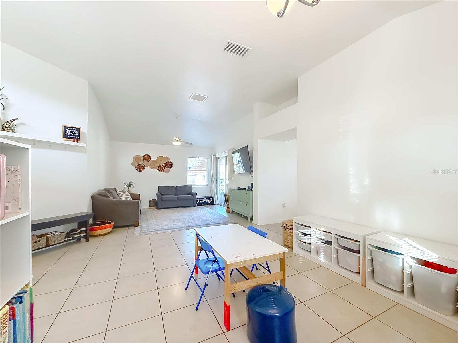 Image 13 of 49 For 4360 Mae West Way