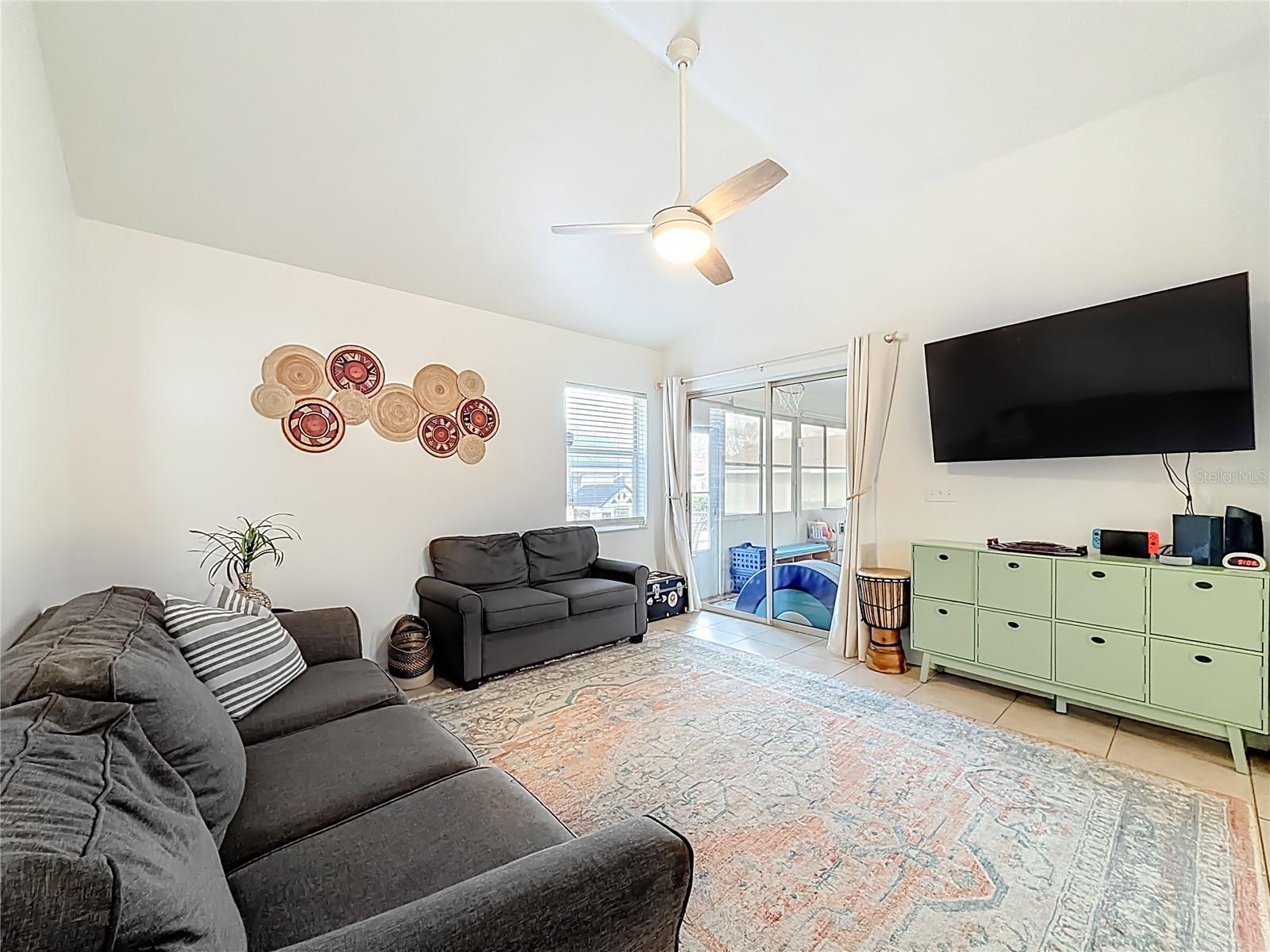 Image 15 of 49 For 4360 Mae West Way