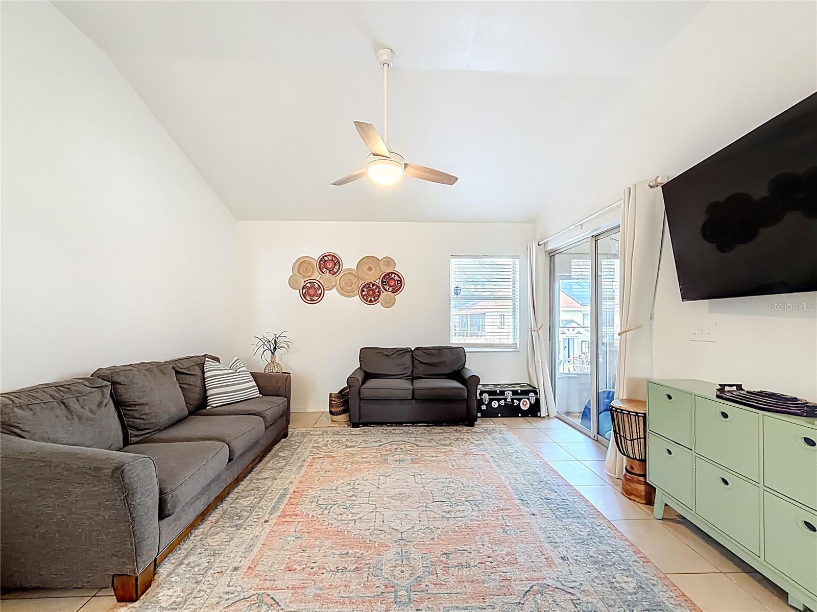 Image 16 of 49 For 4360 Mae West Way