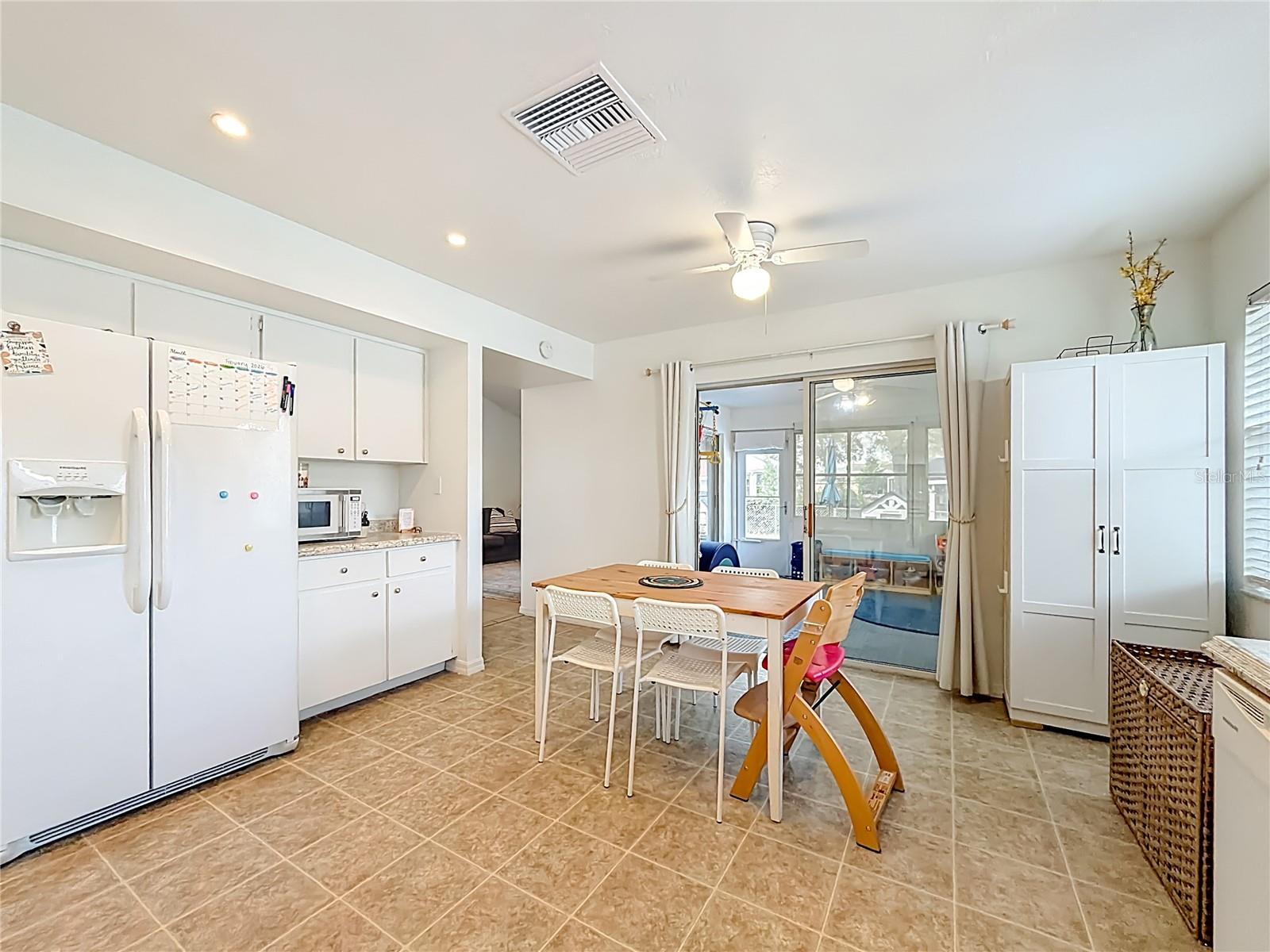 Image 23 of 49 For 4360 Mae West Way