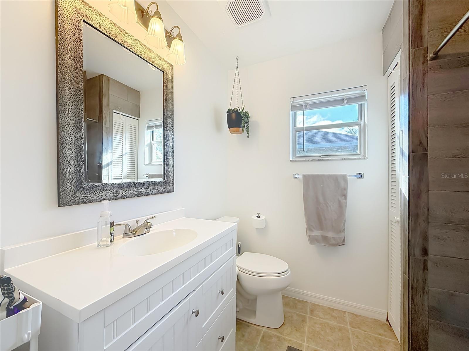 Image 33 of 49 For 4360 Mae West Way