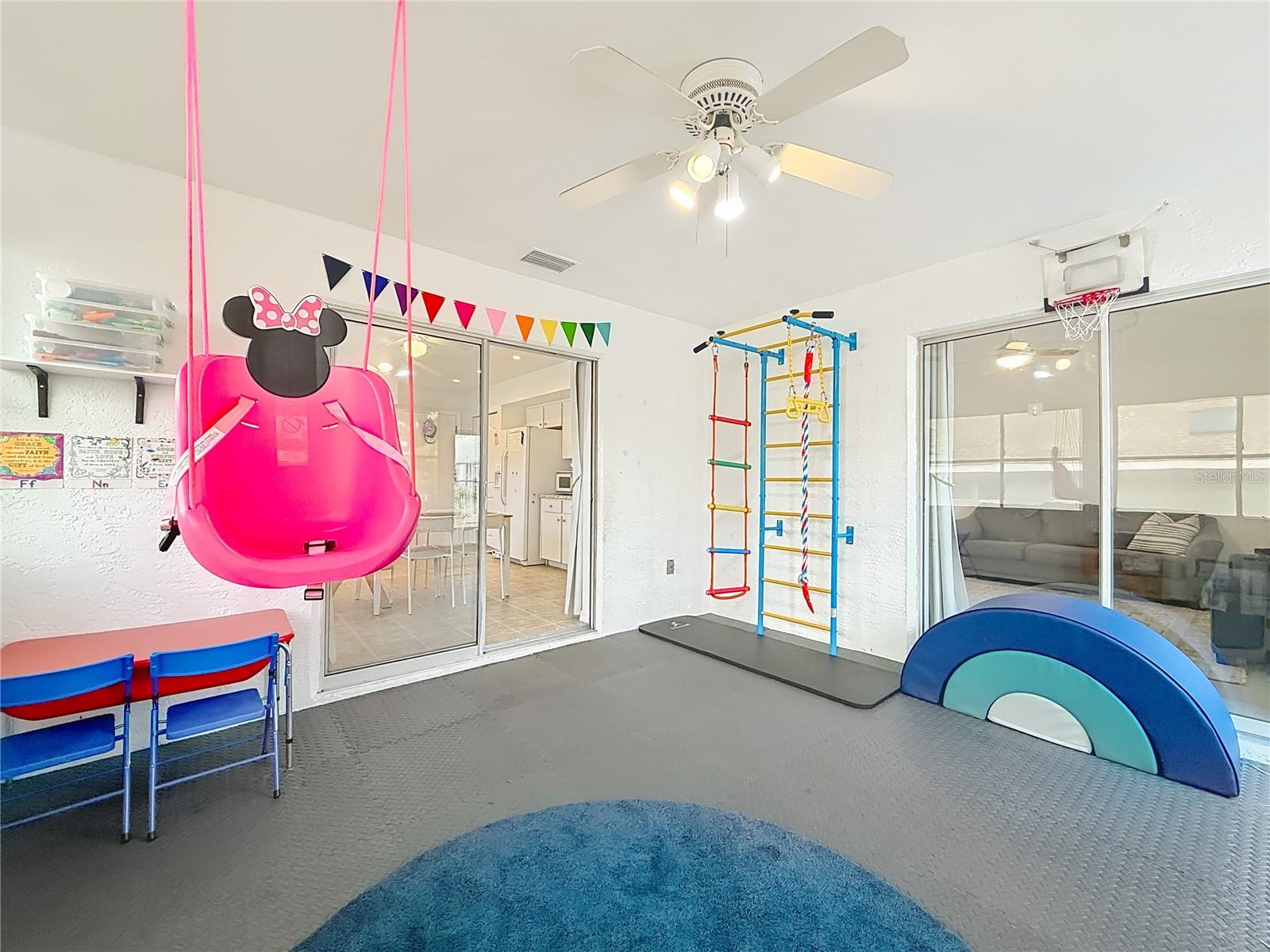 Image 38 of 49 For 4360 Mae West Way