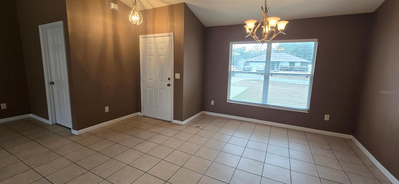 Image 10 of 12 For 1 Pecan Course Court