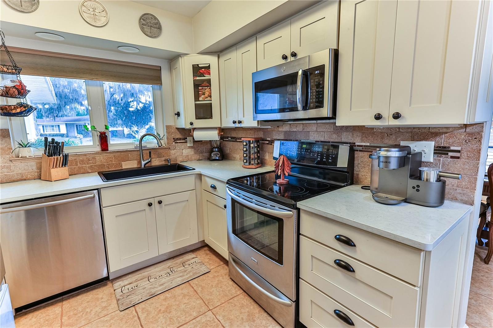 Image 10 of 31 For 8801 Cresco Lane