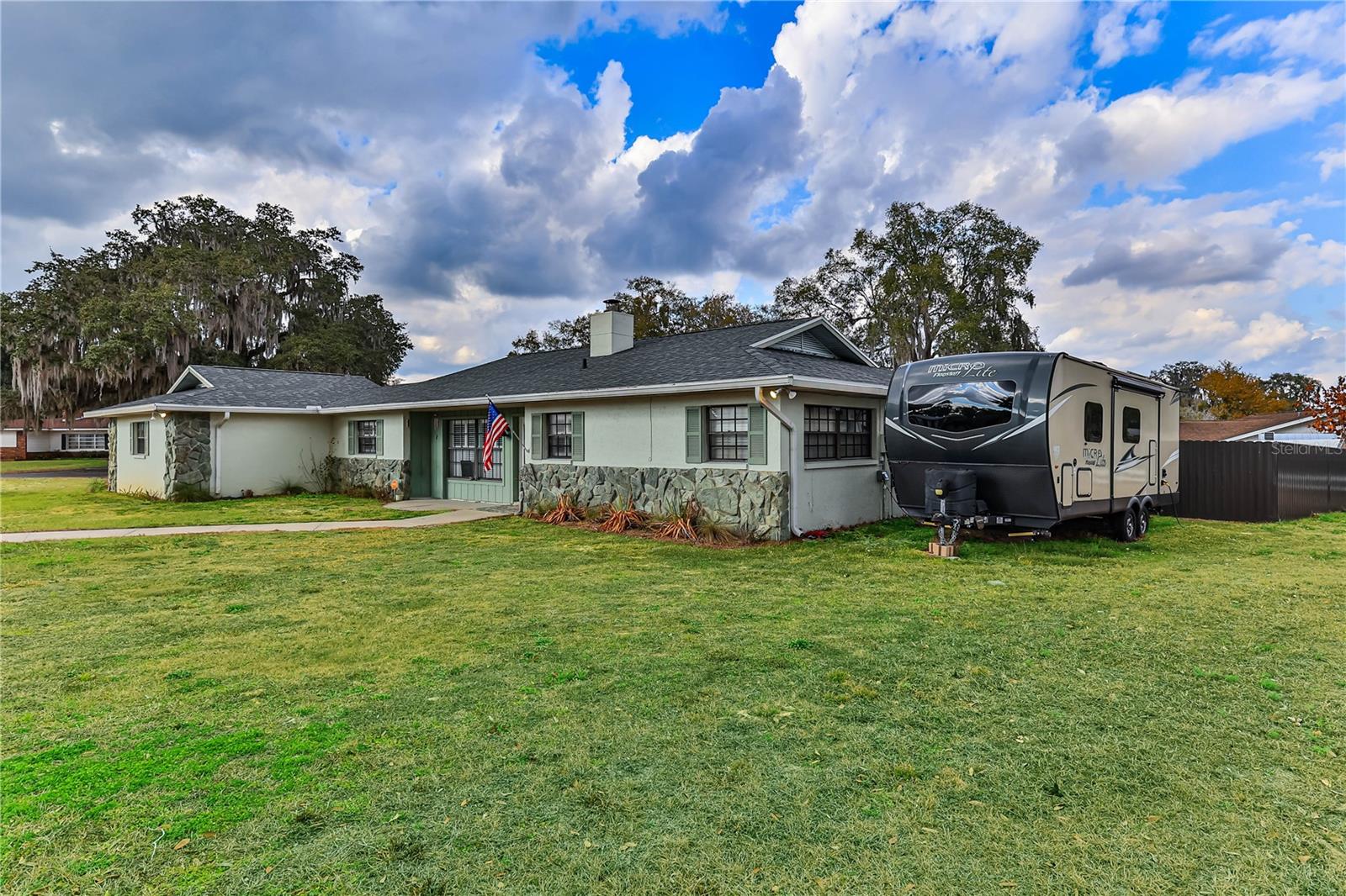 Image 2 of 31 For 8801 Cresco Lane