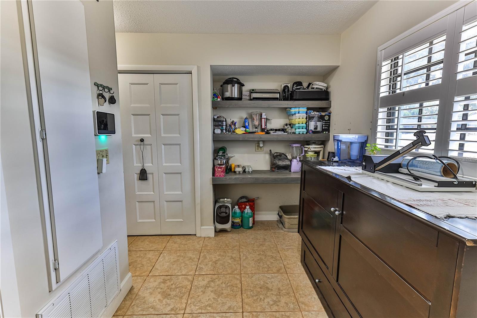 Image 22 of 31 For 8801 Cresco Lane