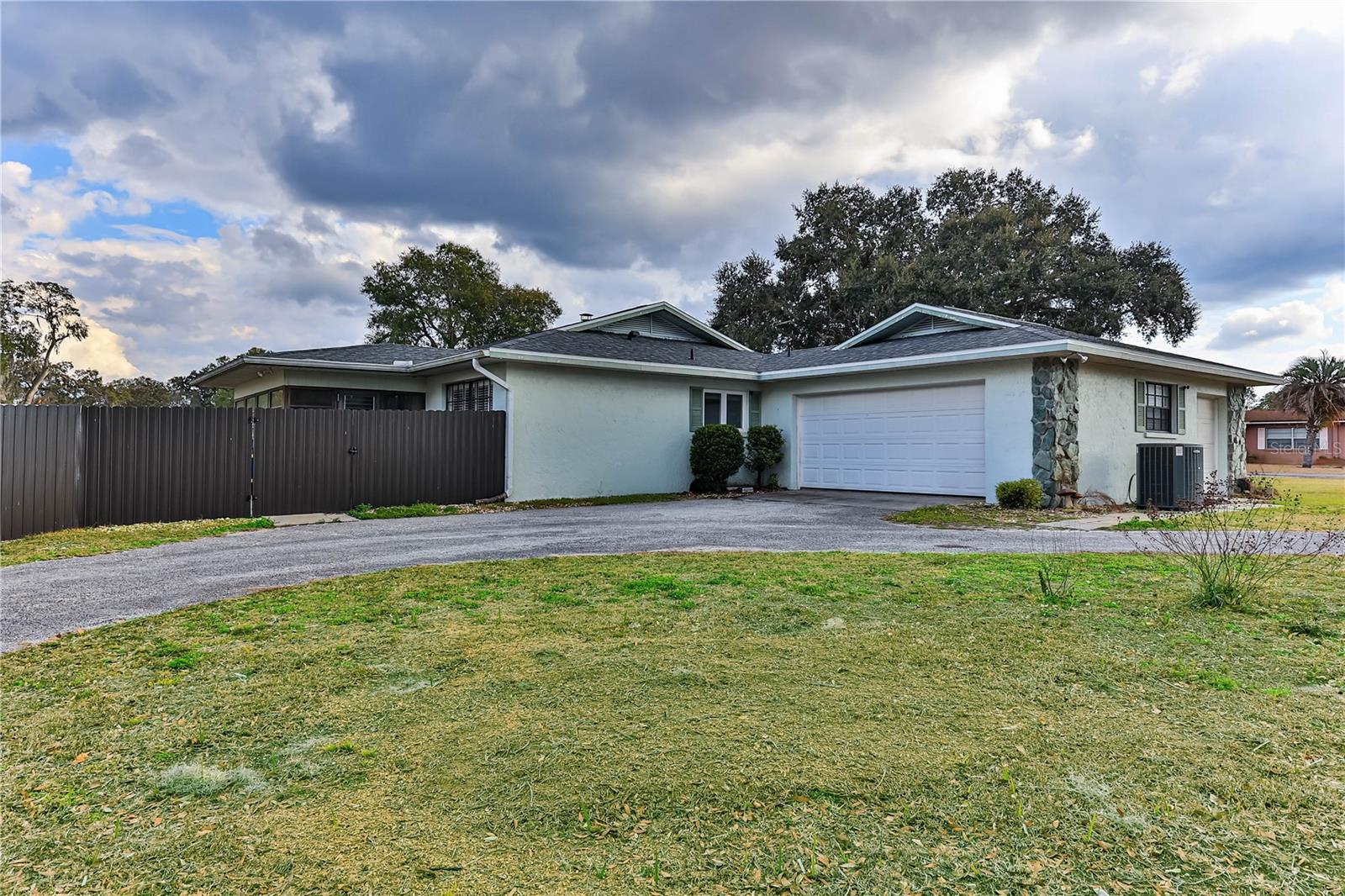 Image 3 of 31 For 8801 Cresco Lane