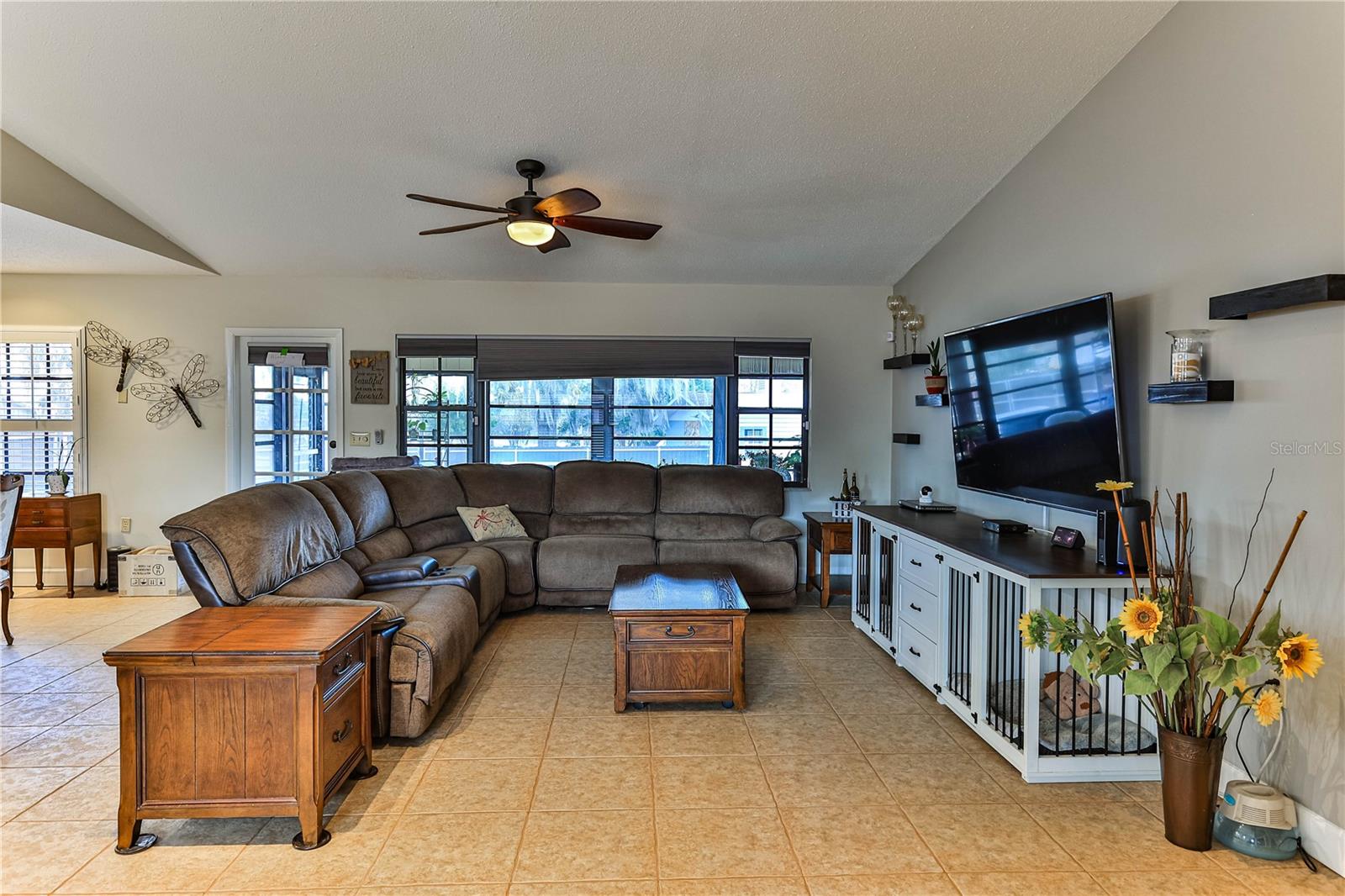 Image 6 of 31 For 8801 Cresco Lane