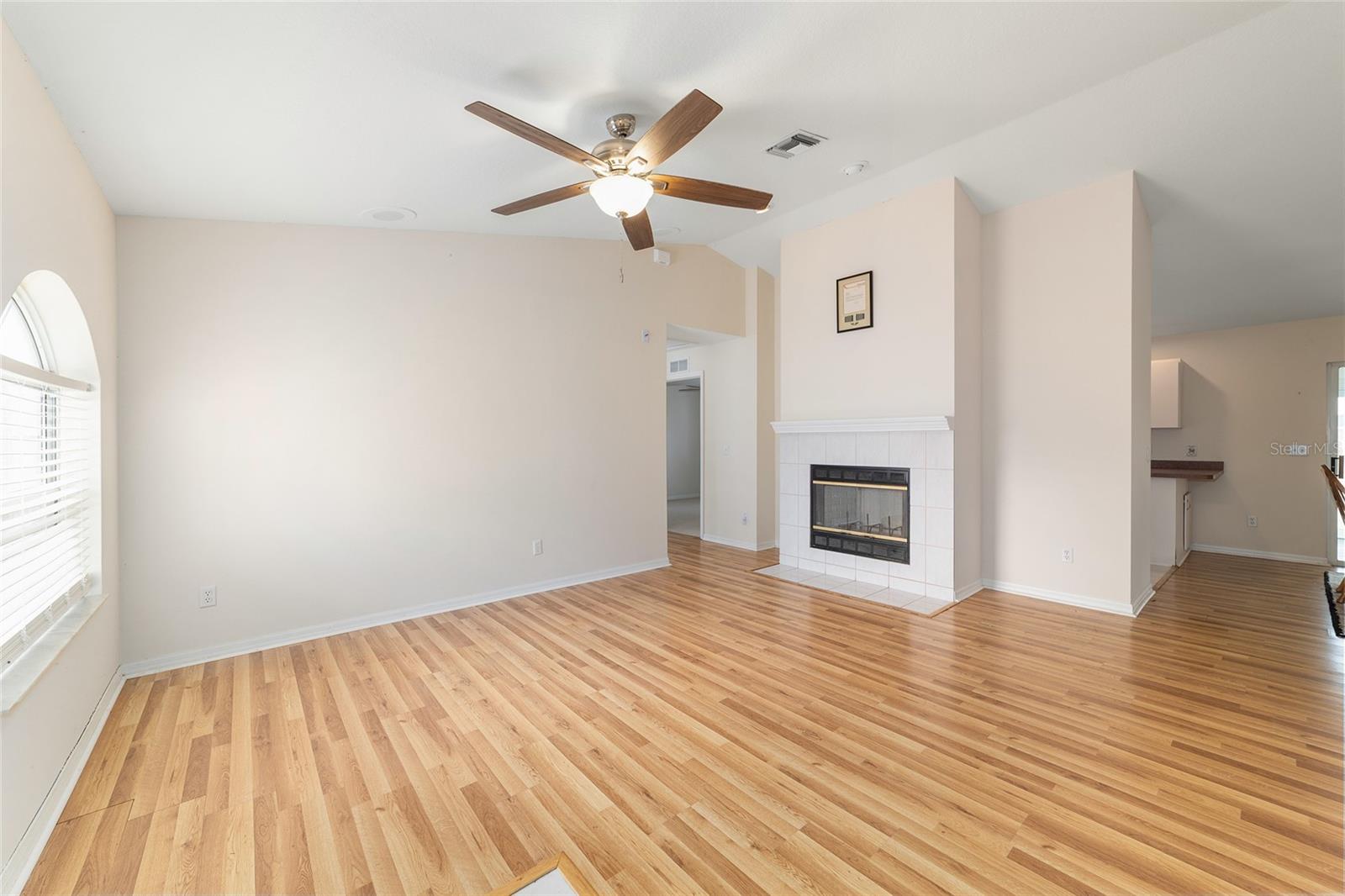 Image 11 of 58 For 3332 50th Court