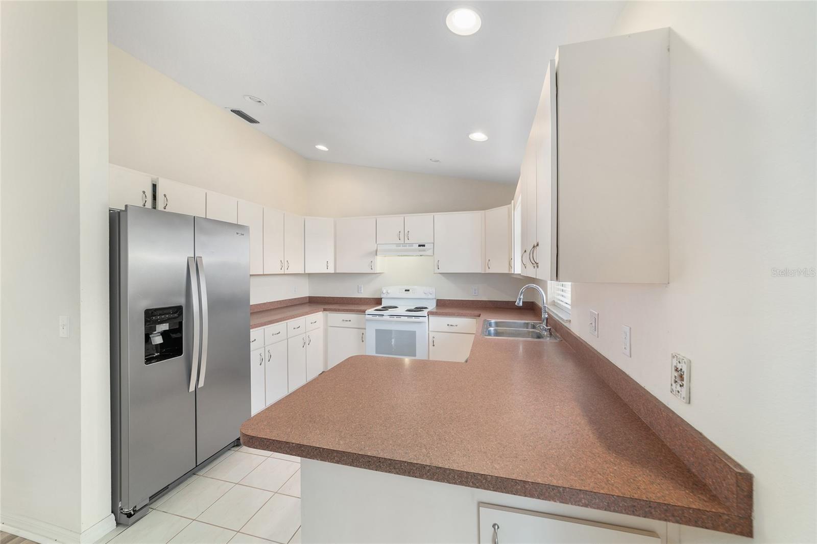 Image 23 of 58 For 3332 50th Court