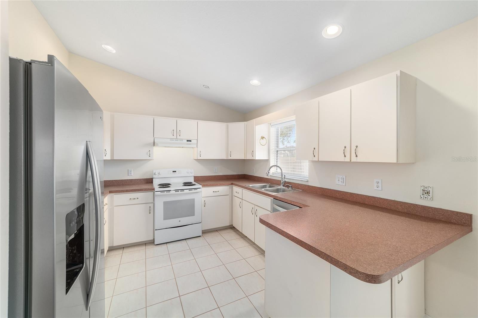 Image 24 of 58 For 3332 50th Court