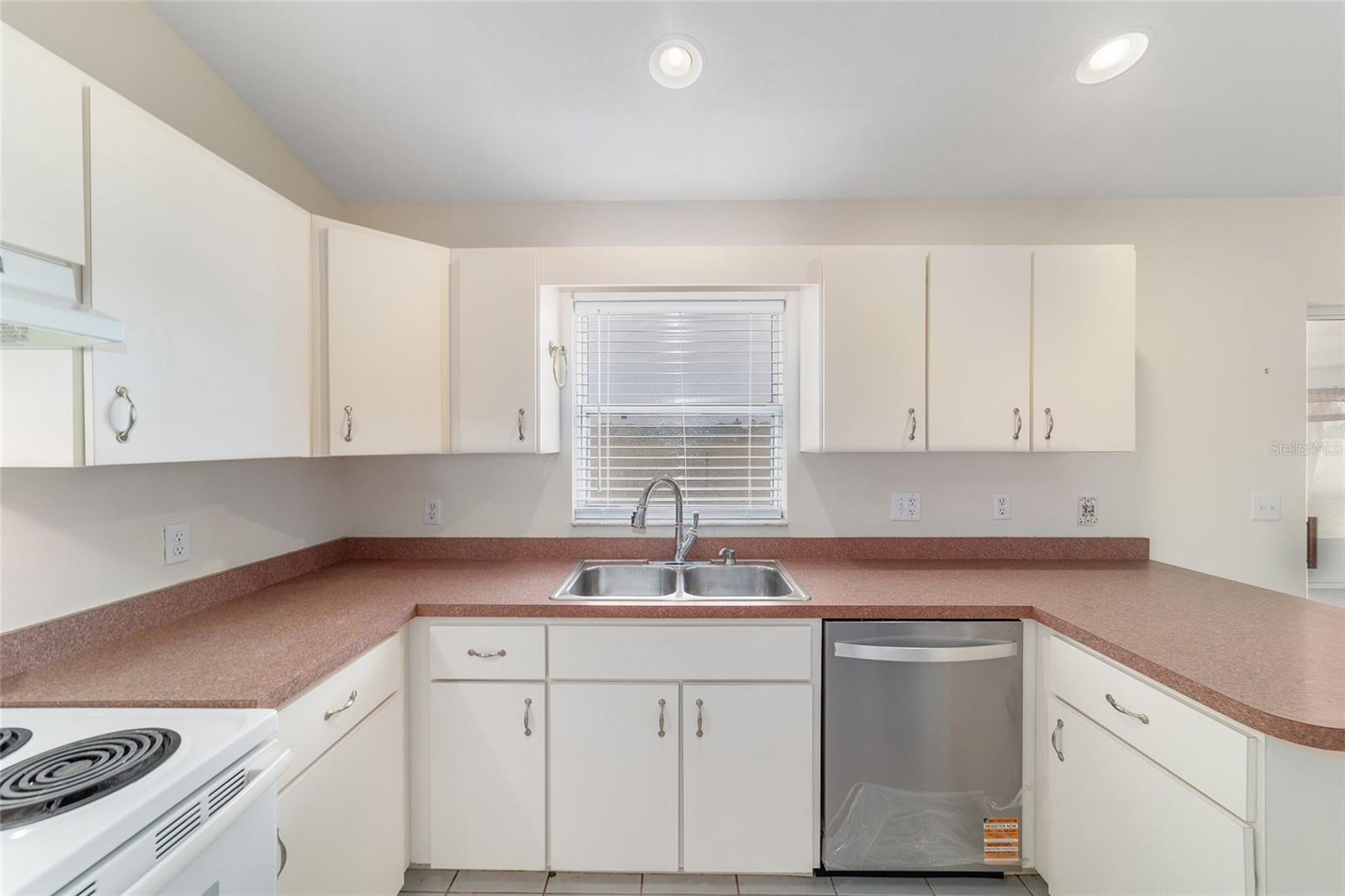 Image 25 of 58 For 3332 50th Court