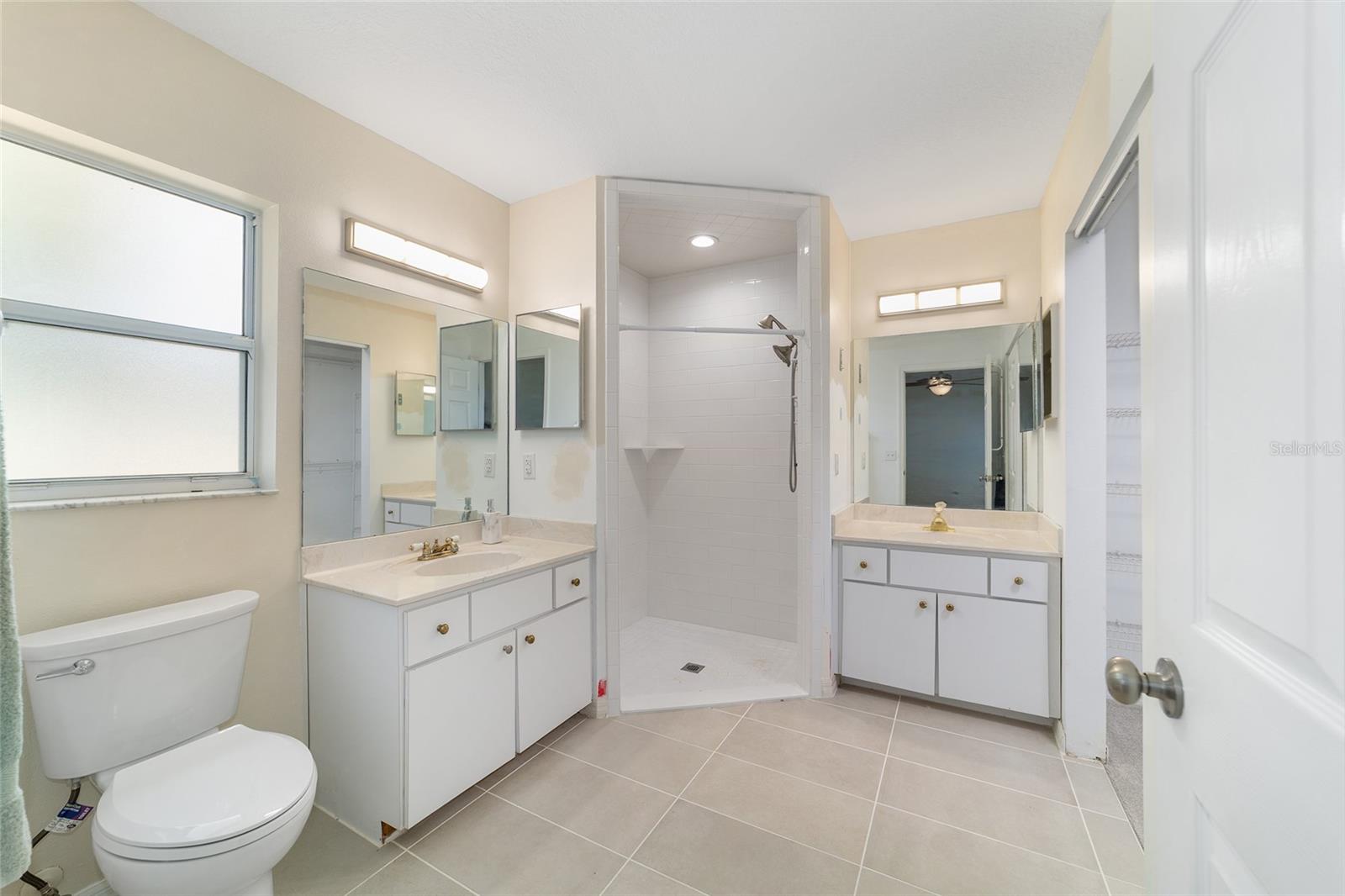 Image 30 of 58 For 3332 50th Court