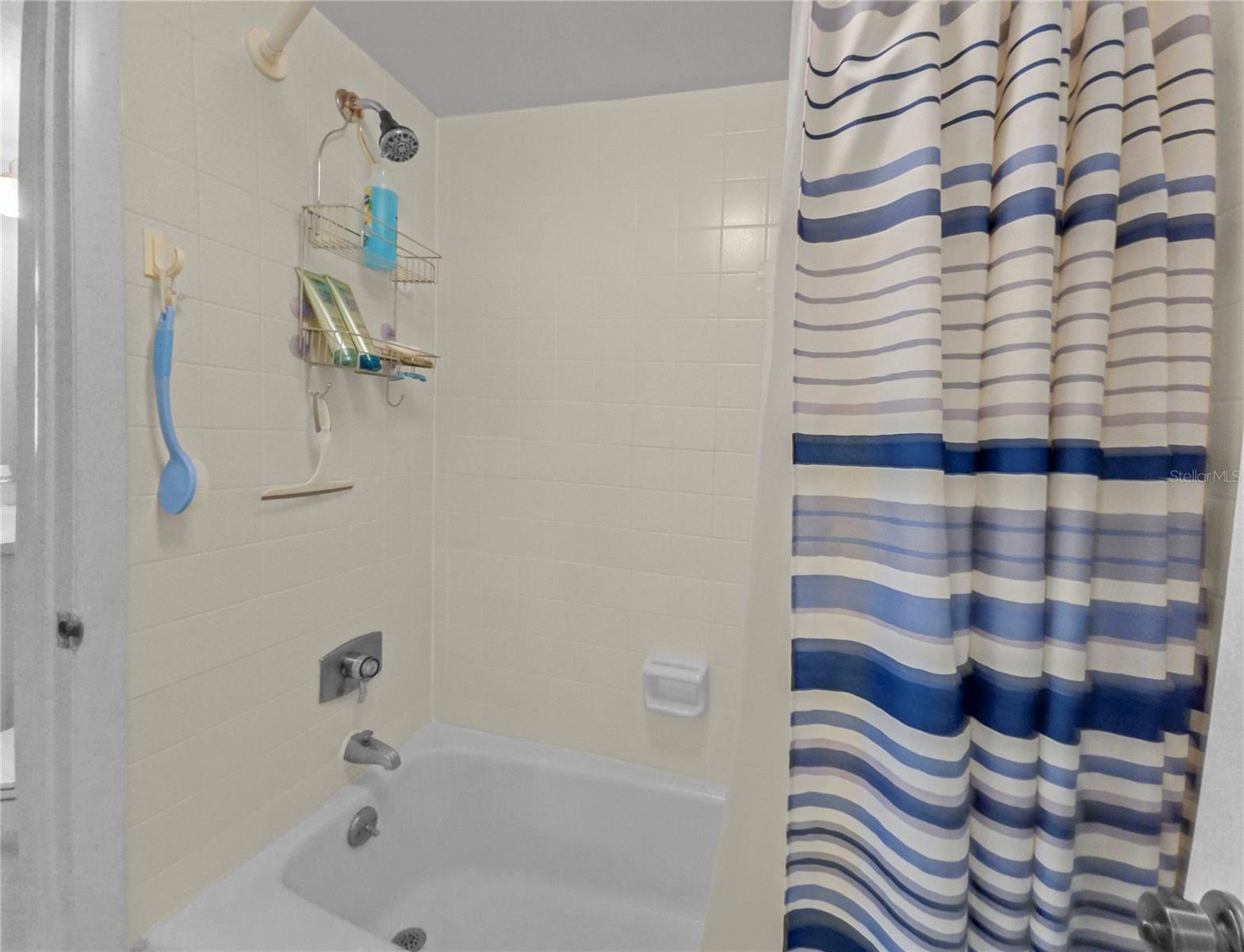 Image 17 of 42 For 527 Midway Drive B