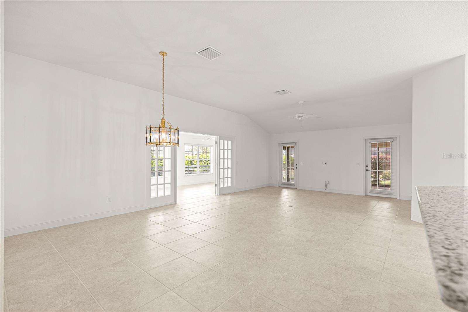 Image 18 of 53 For 2906 Canyon Avenue