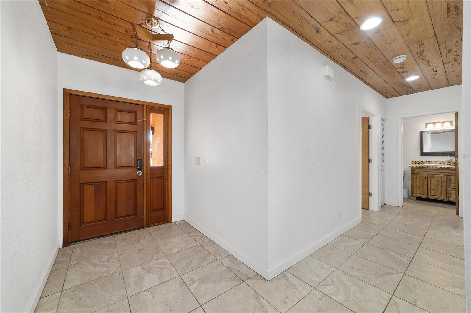 Listing photo id 9 for 8038 162nd Court