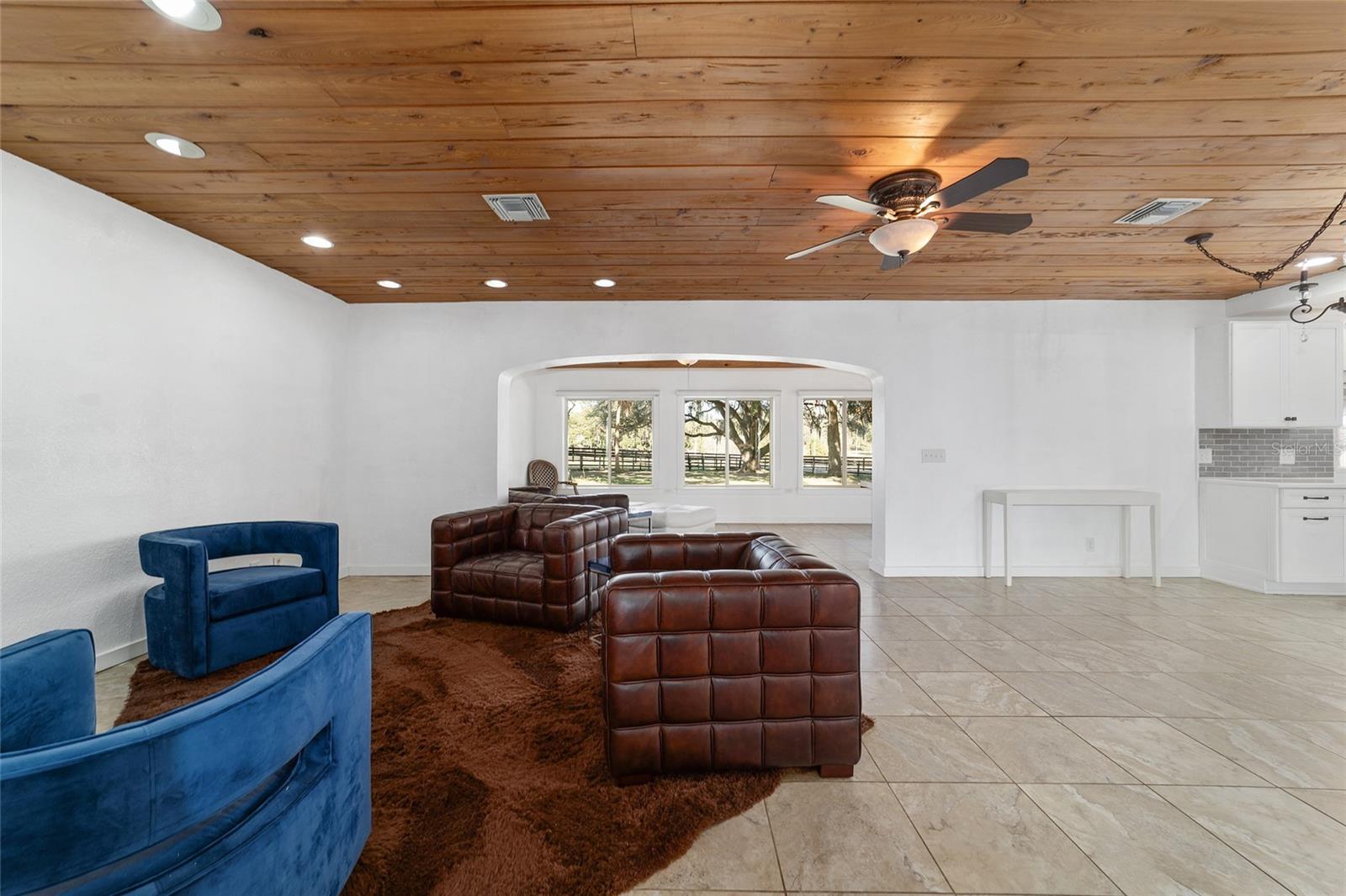 Listing photo id 10 for 8038 162nd Court