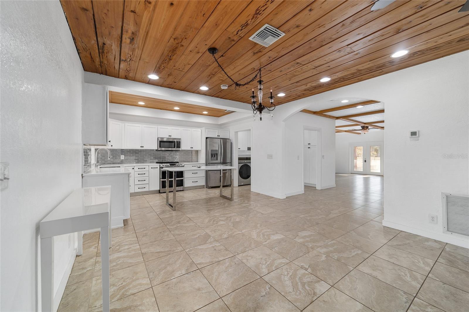 Listing photo id 18 for 8038 162nd Court