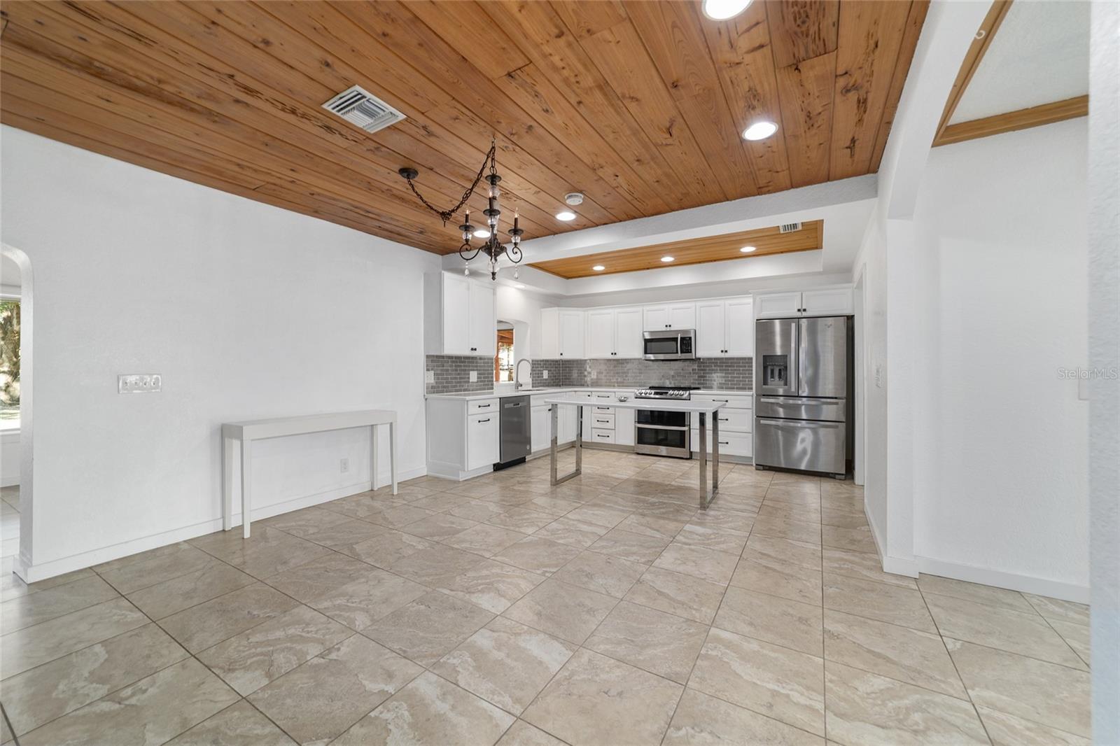 Listing photo id 19 for 8038 162nd Court