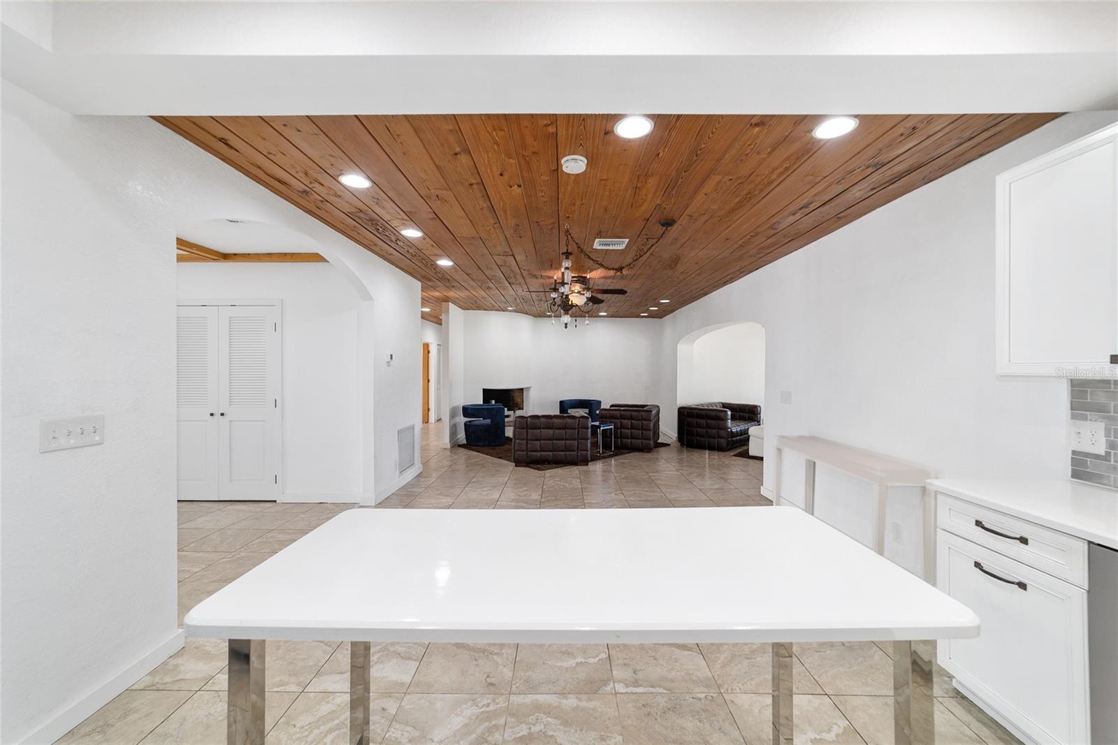 Listing photo id 23 for 8038 162nd Court