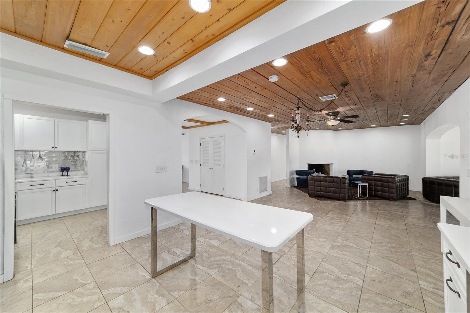 Listing photo id 24 for 8038 162nd Court