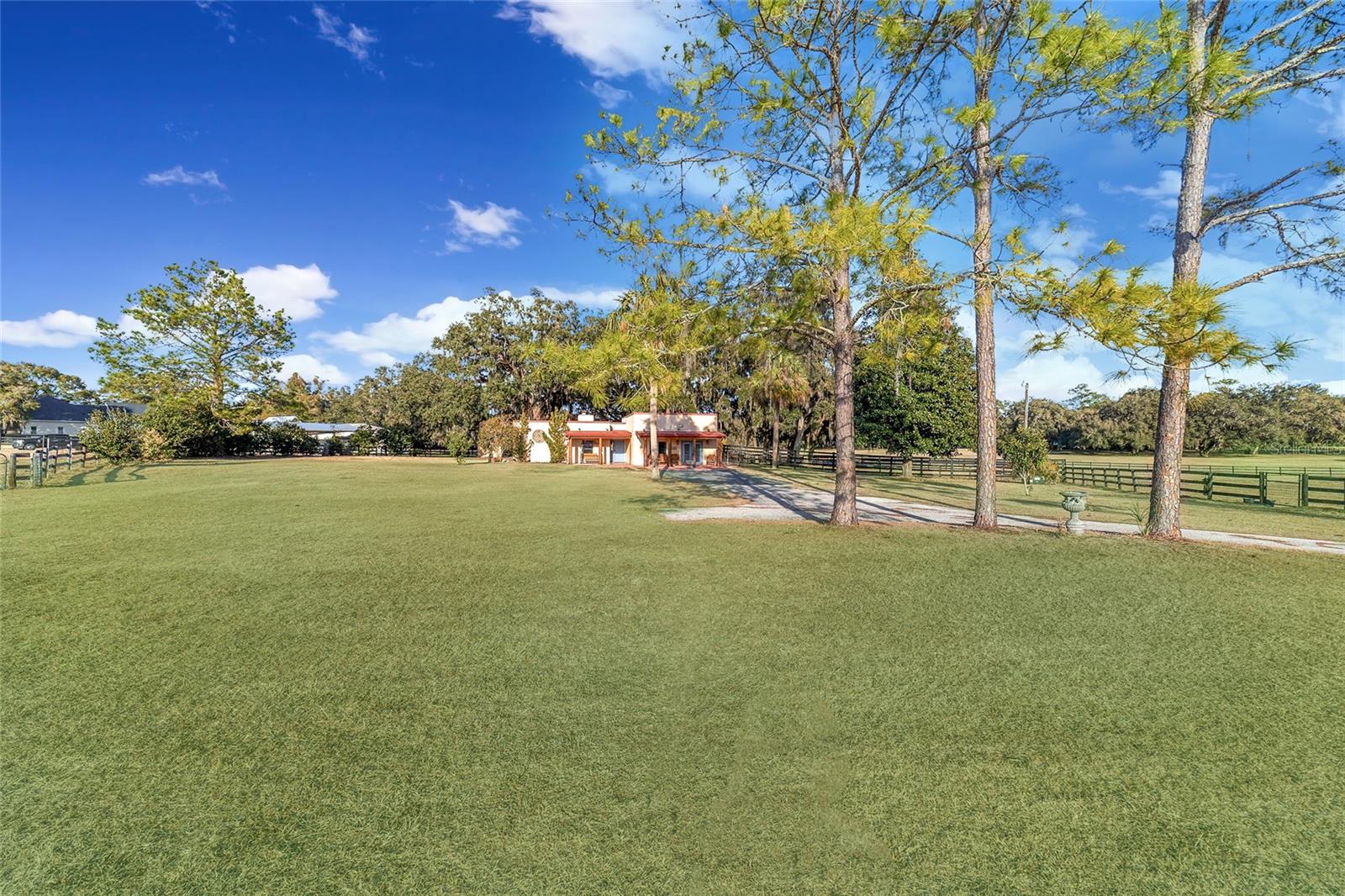 Listing photo id 1 for 8038 162nd Court