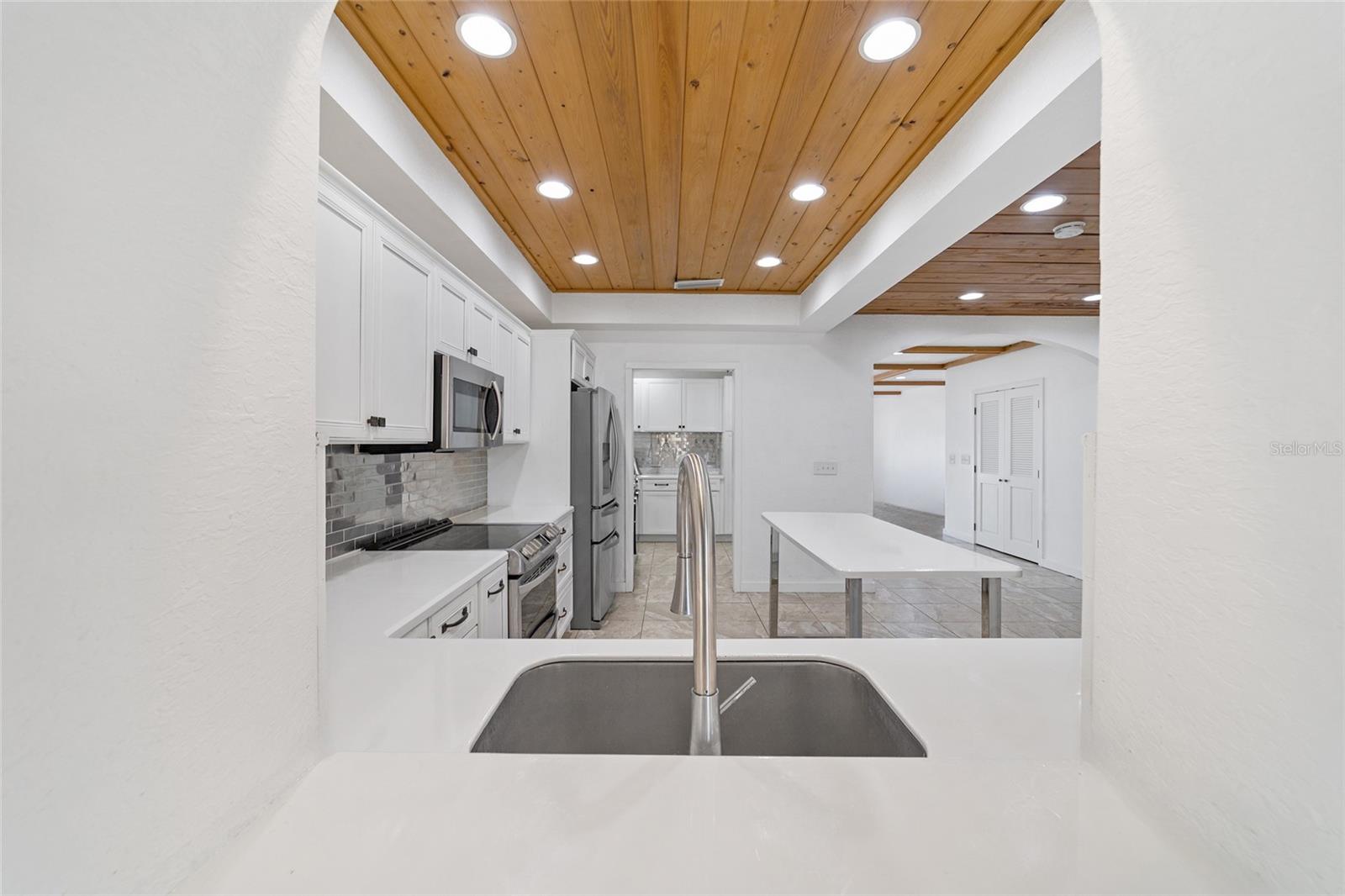 Listing photo id 35 for 8038 162nd Court